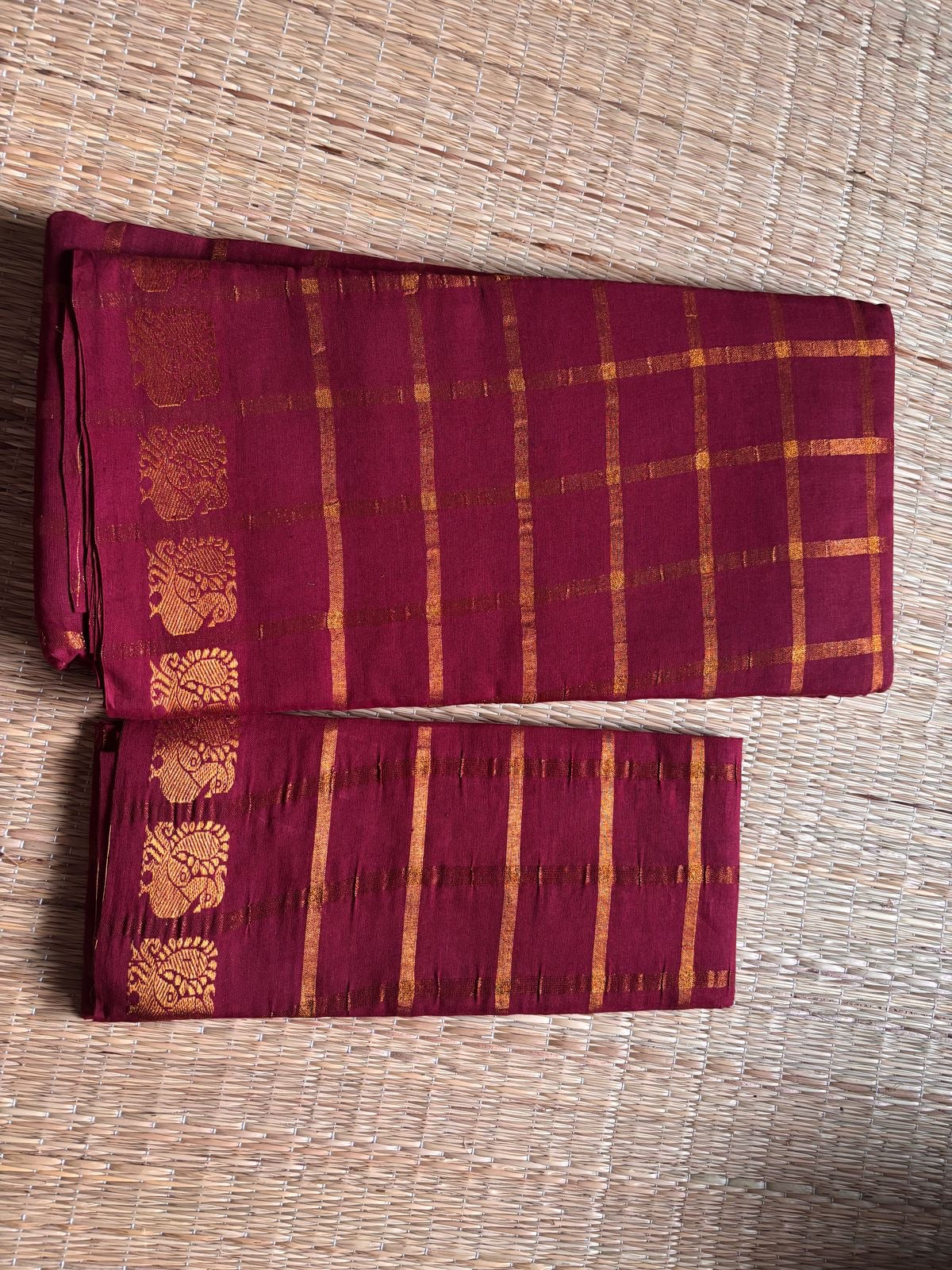 Tarangini : Sungudi Checks /Pavithra Kattam Sungudi Cotton Handloom Saree with Blouse Maroon TA05
