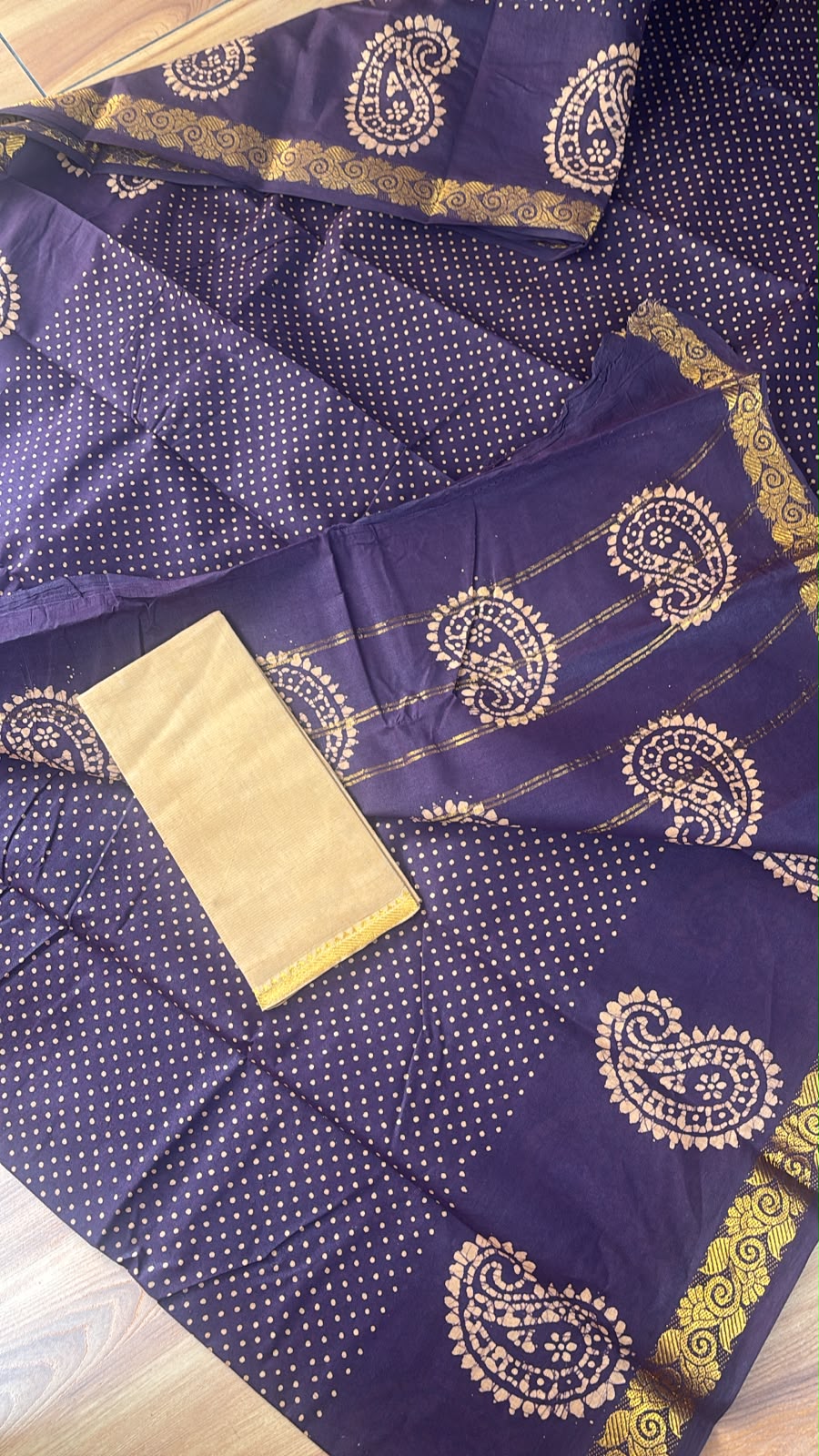Wax batik Sungudi handloom cotton Saree SNS48