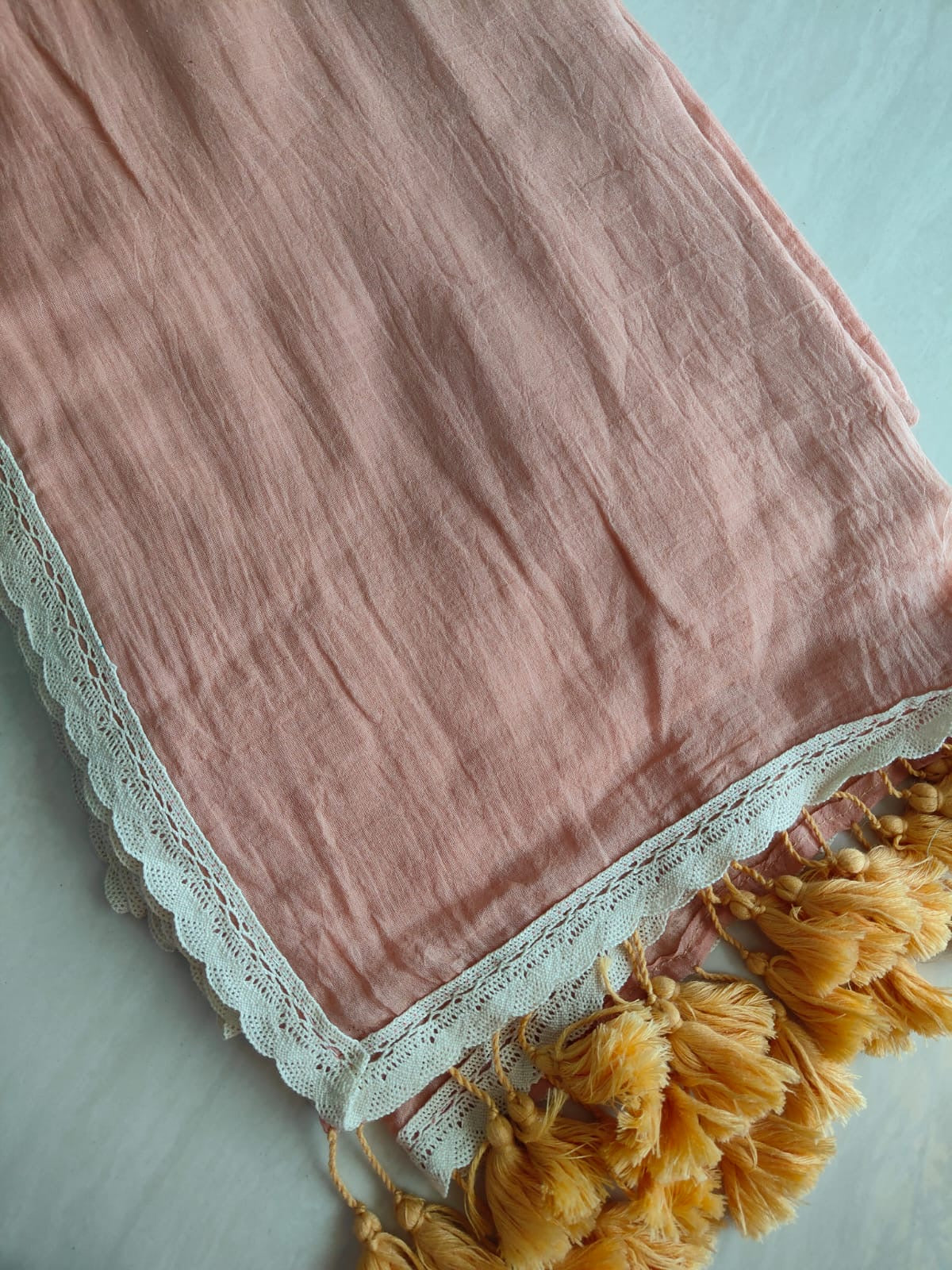 Viharika (विहारिका) Flowy lace: peach V02