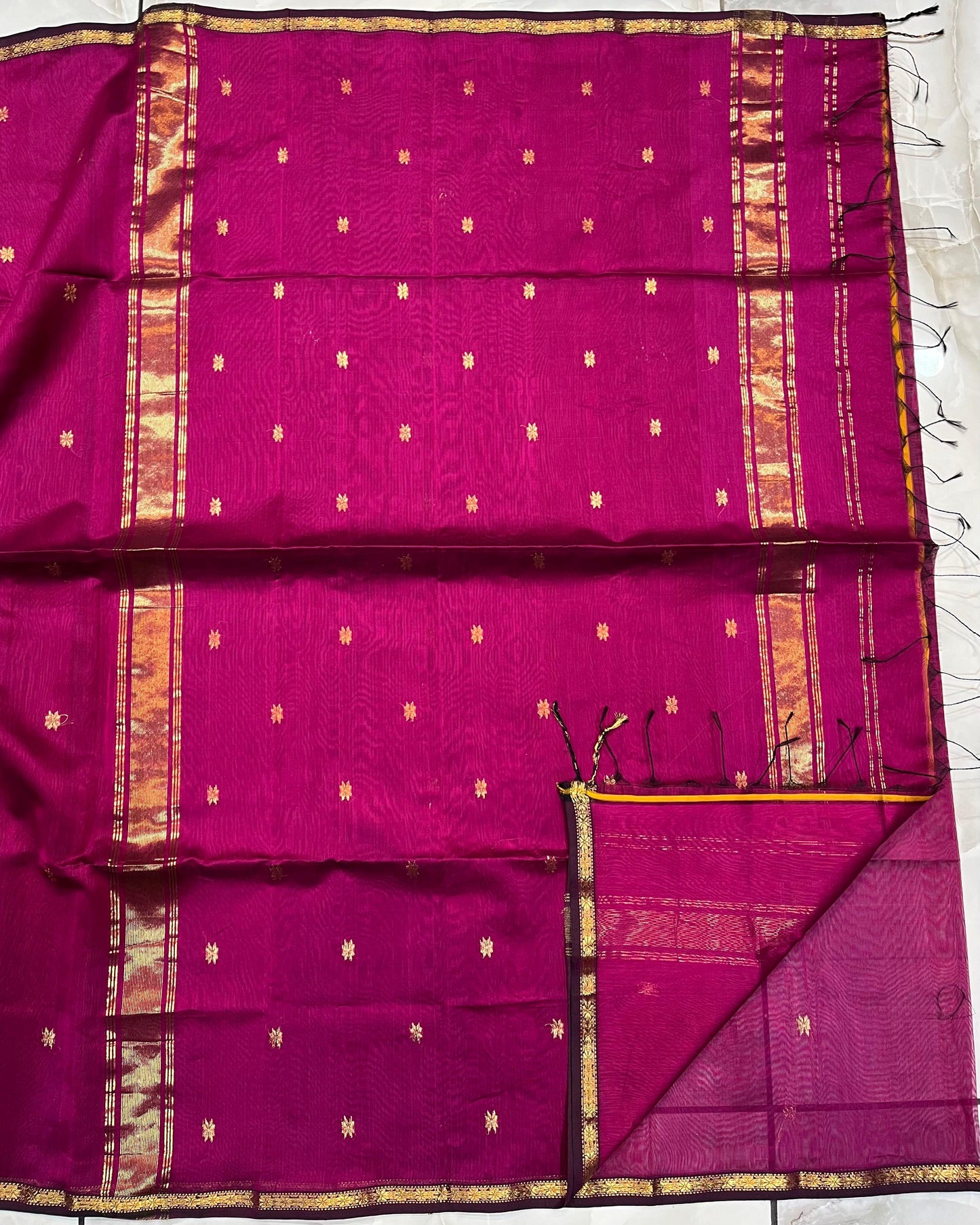 Kalyanika (कल्याणिका) Handloom Maheshwari Silk Sarees, star butta Magenta KM10