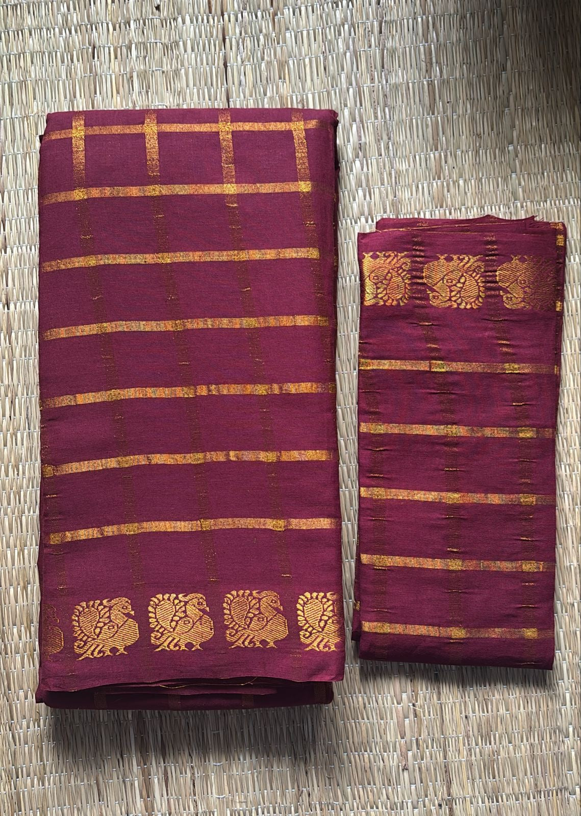 Tarangini : Sungudi Checks /Pavithra Kattam Sungudi Cotton Handloom Saree with Blouse Maroon TA05