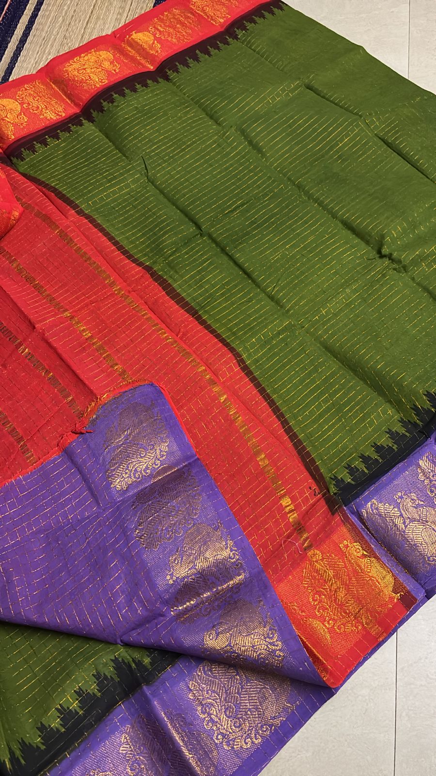 Green body Ganga Jamuna Sungudi Saree with violet and red temple borders