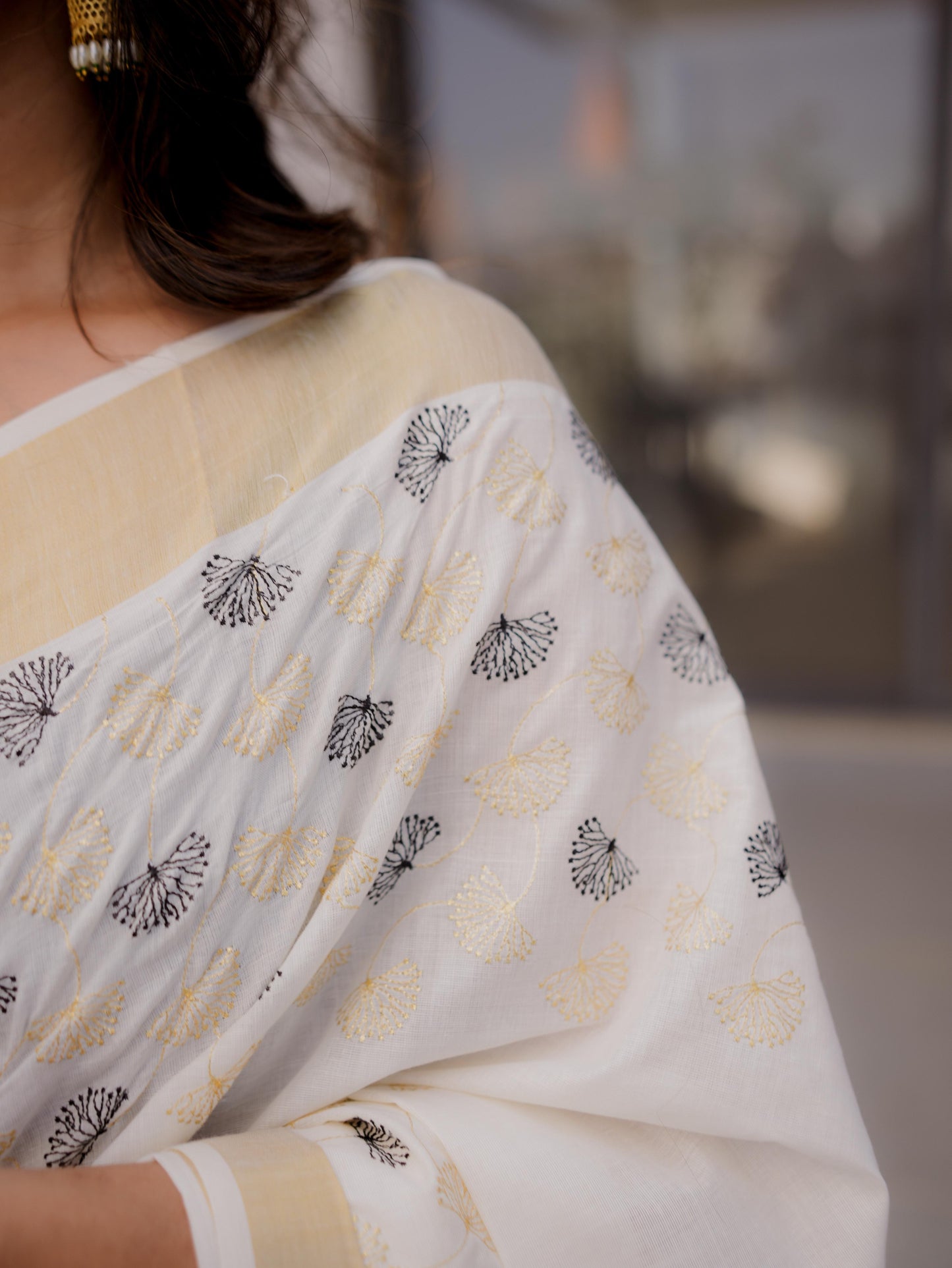 Sarvani Kerala Cotton Embroidered Mul flower Sarees SAR01