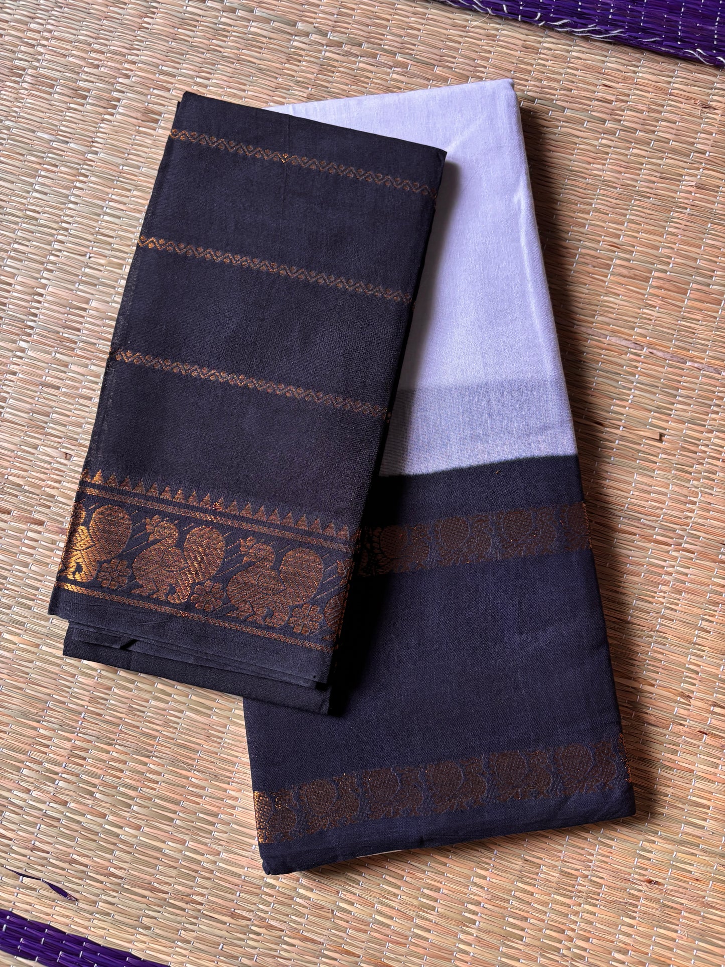Tarangini : Sungudi Cotton Handloom Saree with Blouse TA09