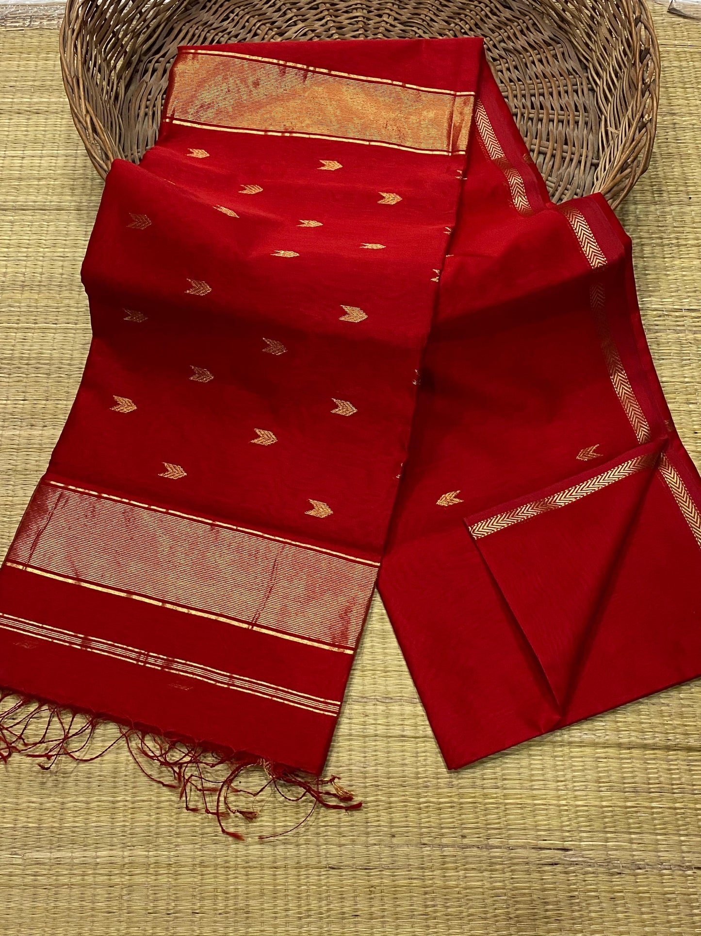 Kalyanika (कल्याणिका) Handloom Maheshwari Silk Cotton Saree, Festive Red (Sithara’s choice)