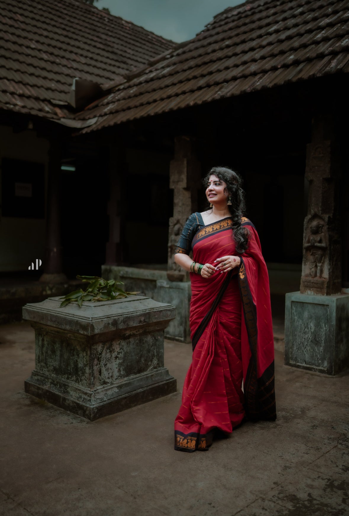 Tarangini Velthari Sungudi Cotton Handloom Saree with blouse piece