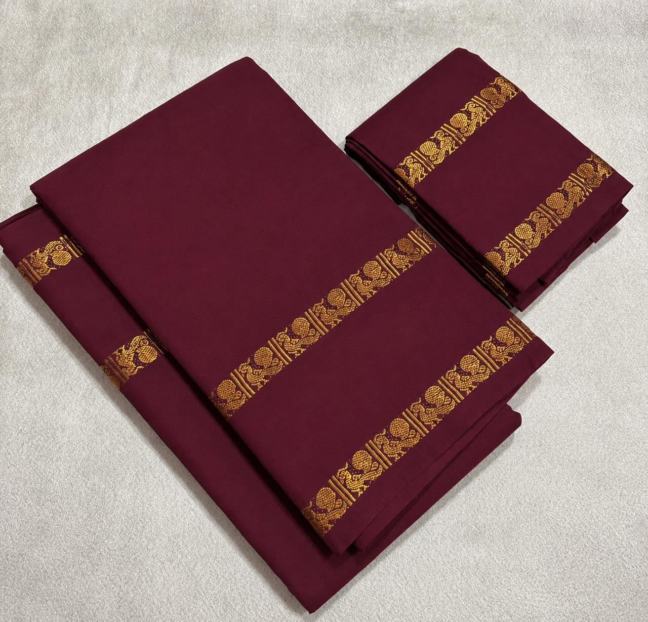 Maroon retta petta border Sungudi cotton Saree with matching blouse