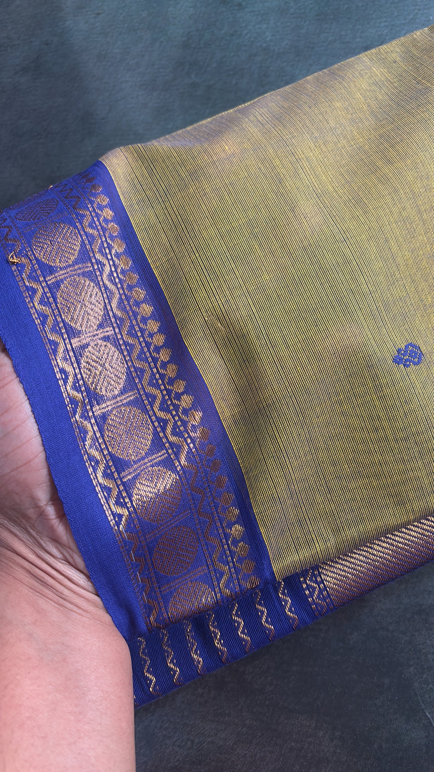 Metallic tone with deep violet contrast border Kanchi cotton Saree with buttas