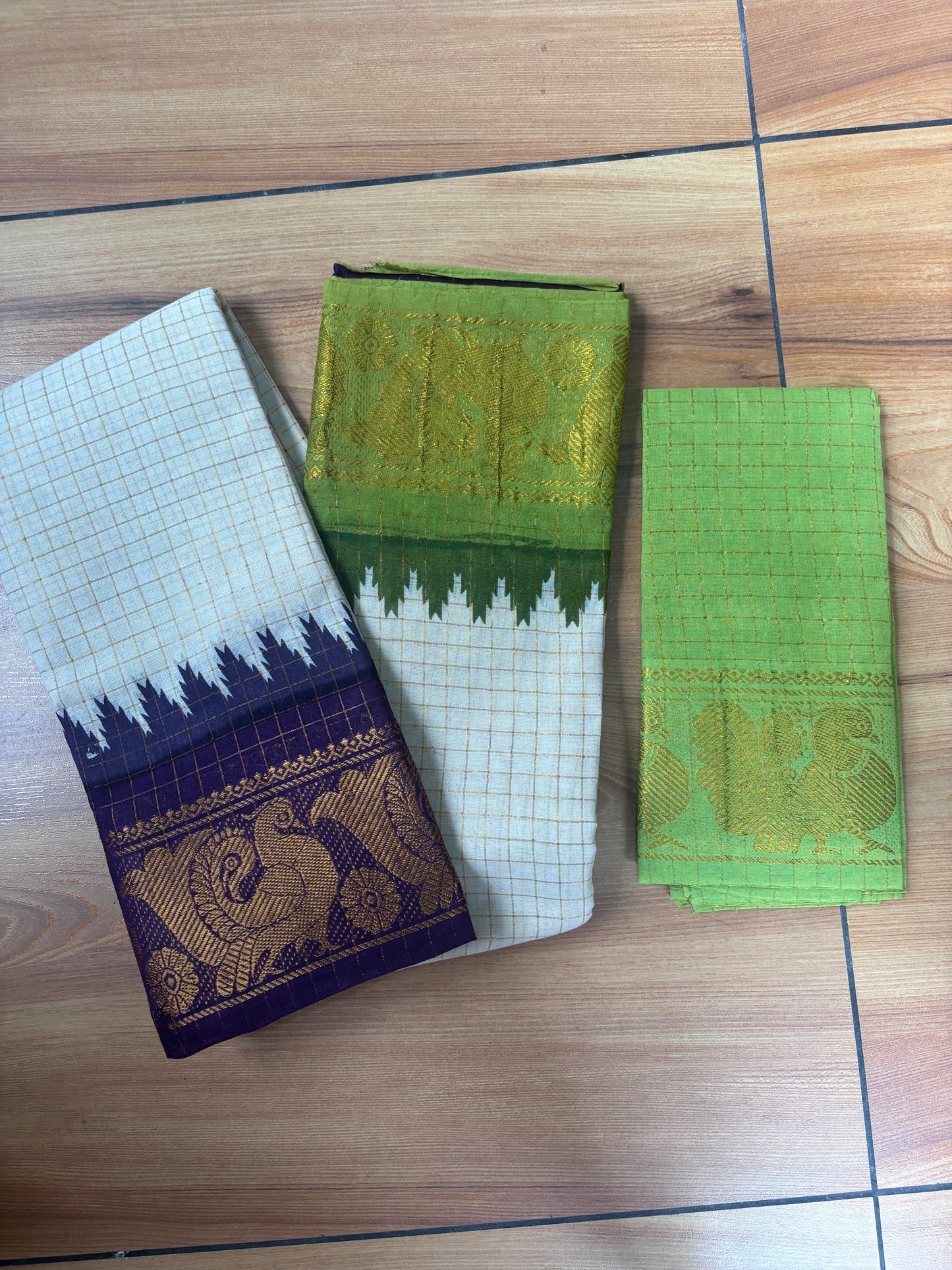 Ganga jamuna Sungudi Handloom cotton Saree with violet and green Borders