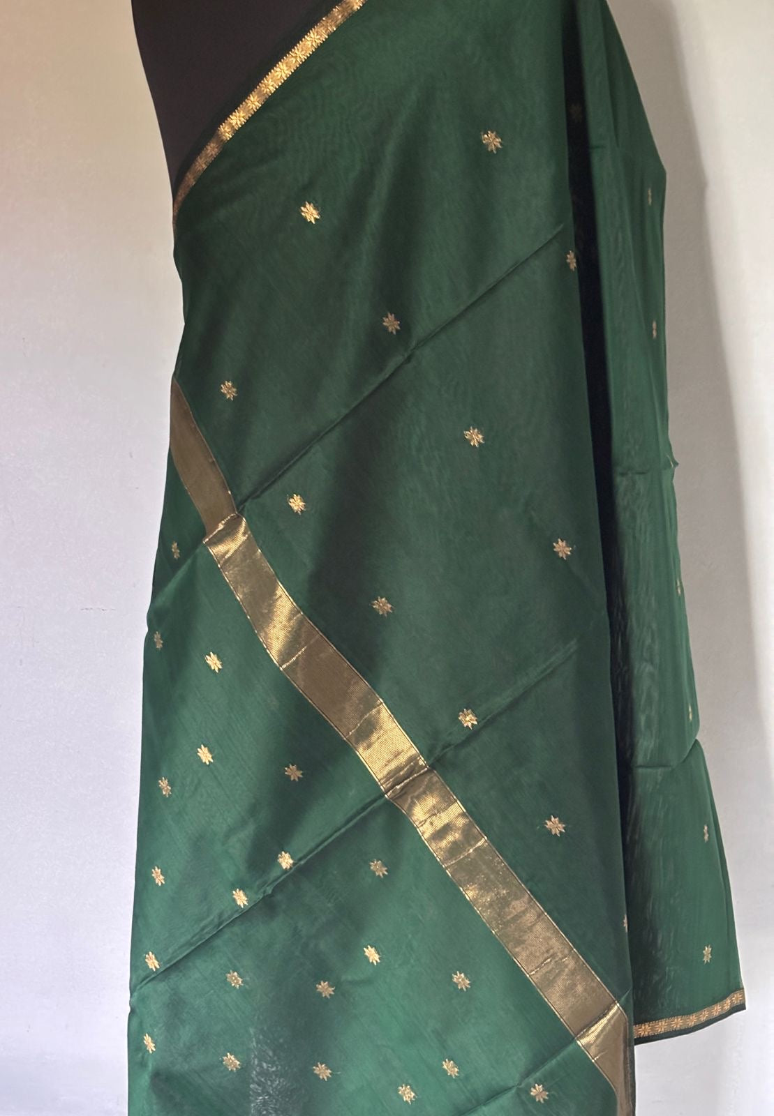 Kalyanika(कल्याणिका) Handloom Maheshwari Silk Cotton Sarees, Bottle green KM05