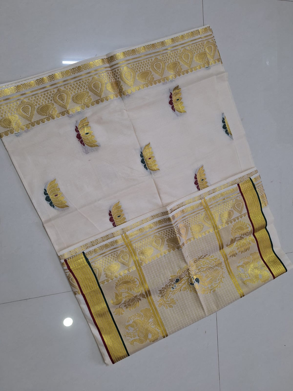 Sarvani lotus woven butta grand pallu Kerala Cotton Sarees