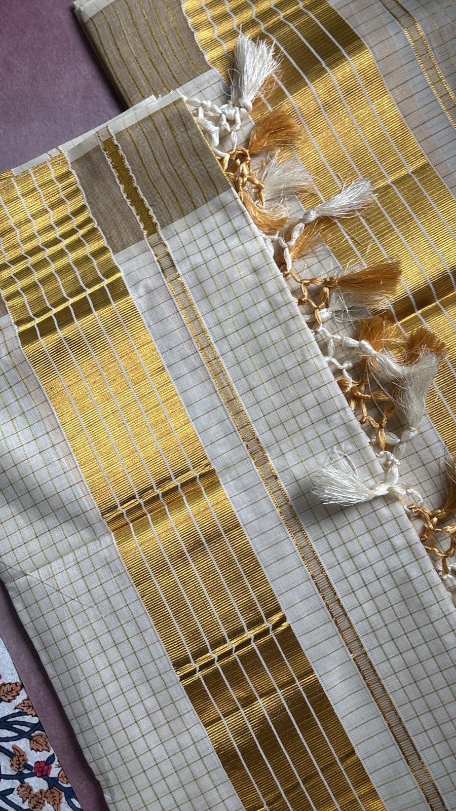 Sarvani Golden Tissue zari checks Single Set mundu