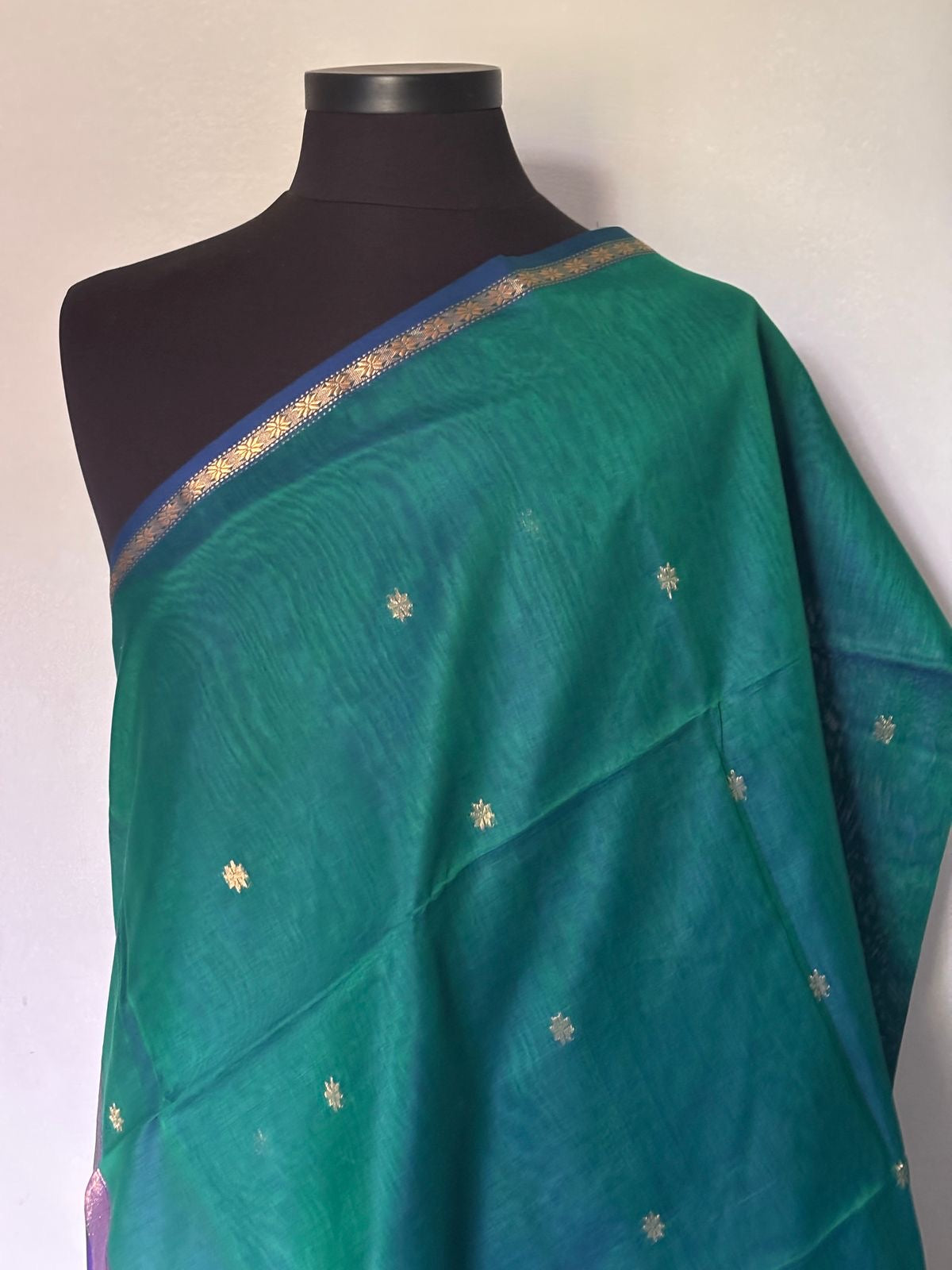 Kalyanika (कल्याणिका) Handloom Maheshwari Silk Cotton Sarees,Peacock green and violet KM06