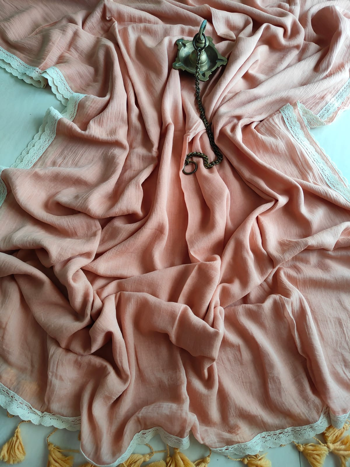 Viharika (विहारिका) Flowy lace: peach V02