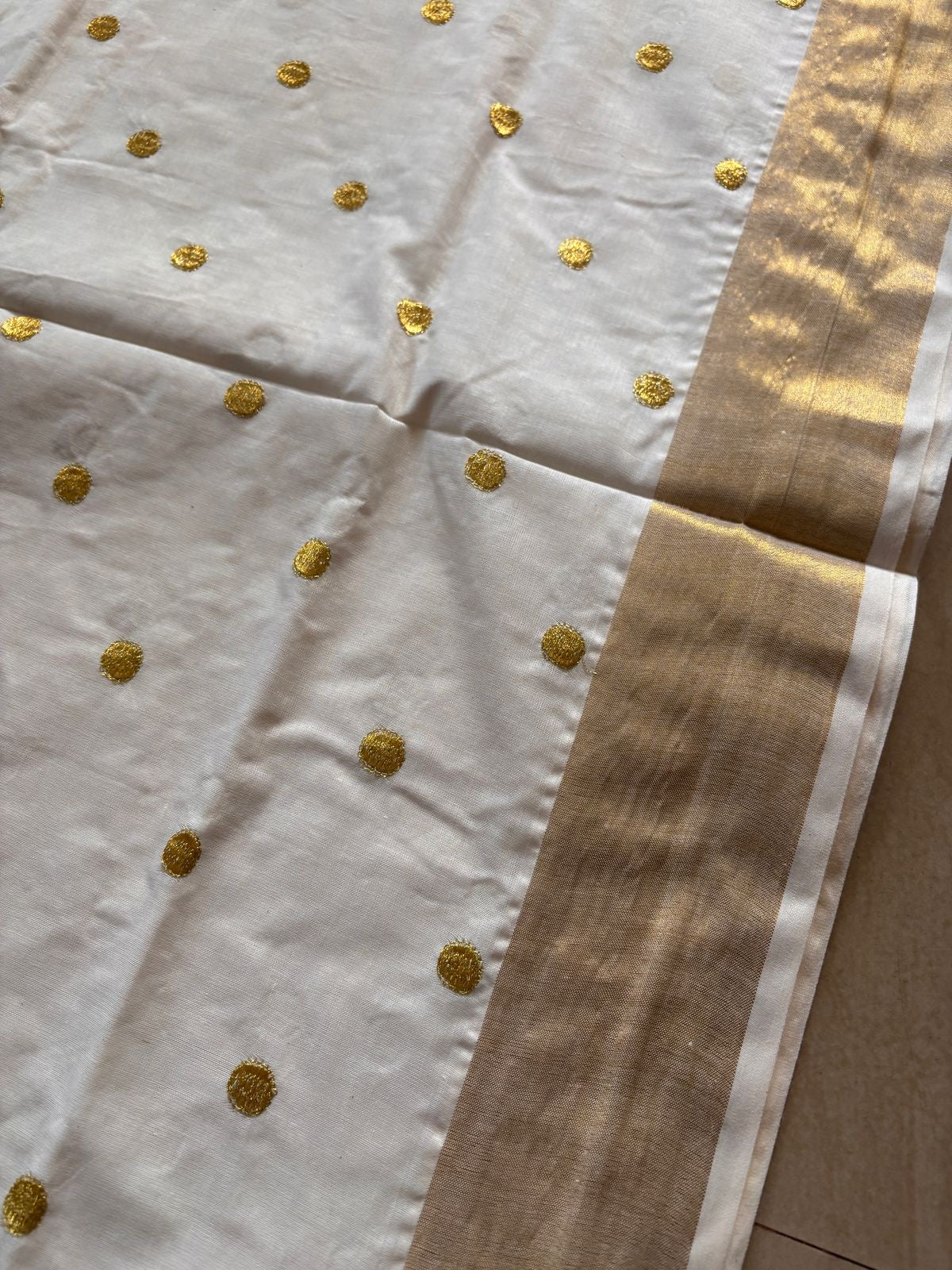 Sarvani Kerala cotton polka dot embroidered Set saree SAR05