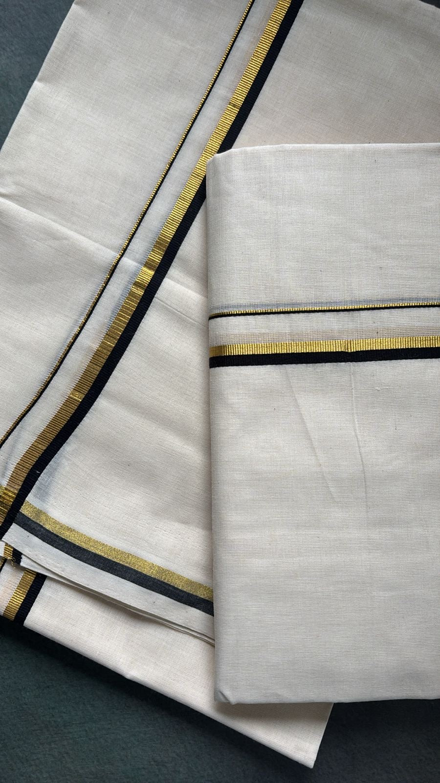 Sarvani black and kasavu puliyilakara Set mundu