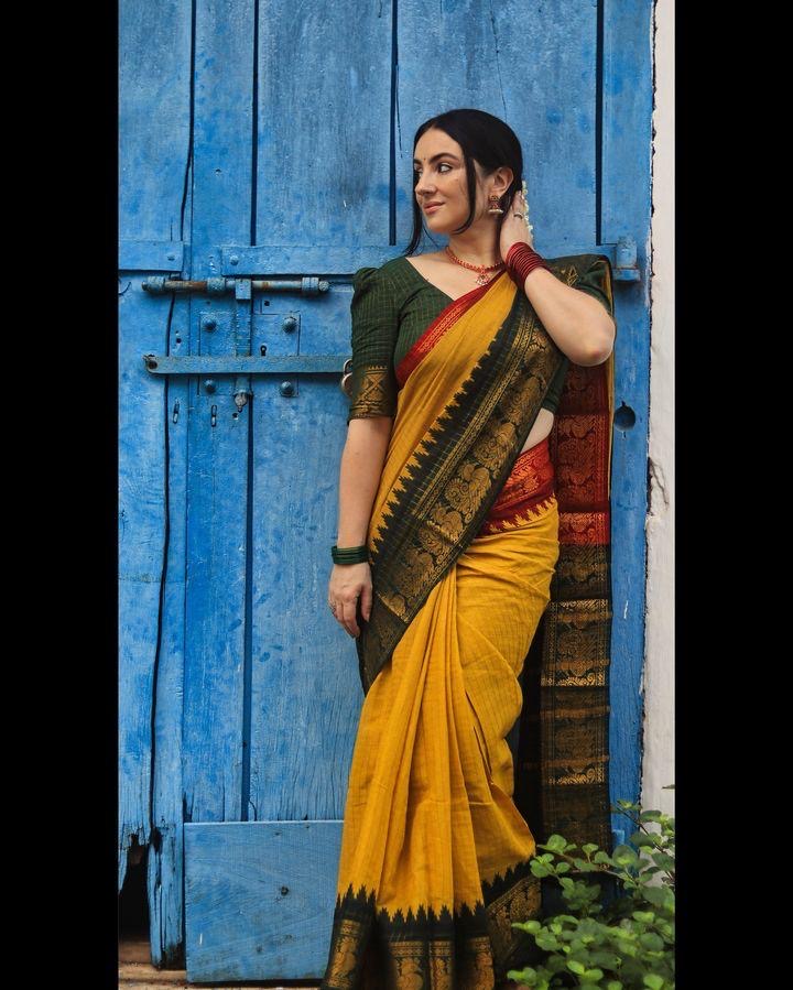 Pre order : Tarangini Handloom zari checks ganga jamuna sungudi sarees