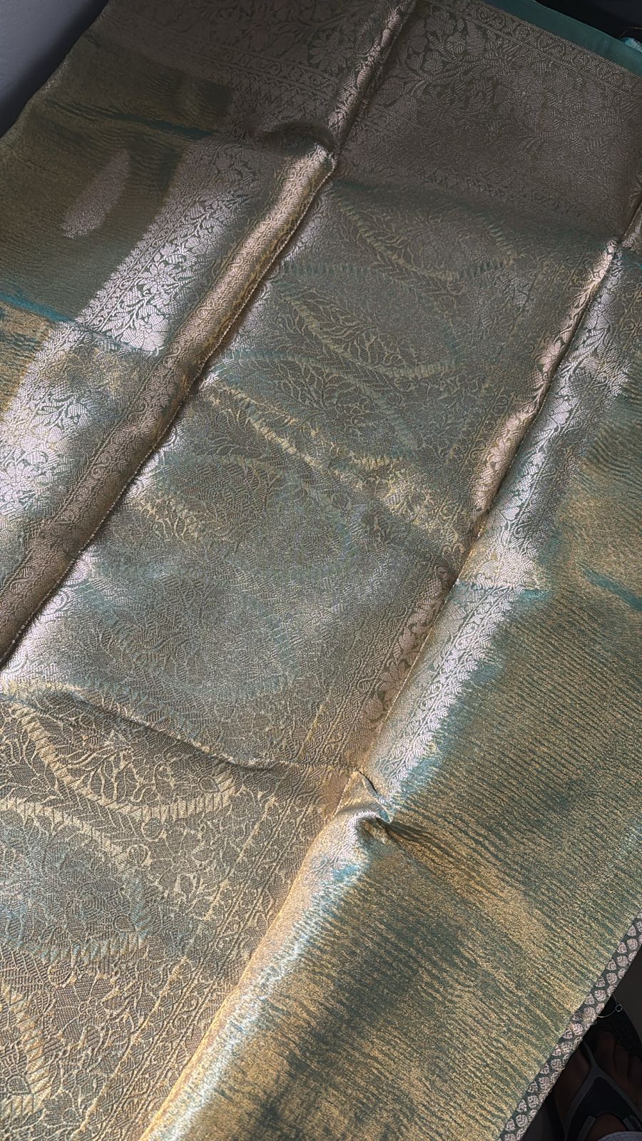 Banarasi crushed tissue festive Saree with grand pallu