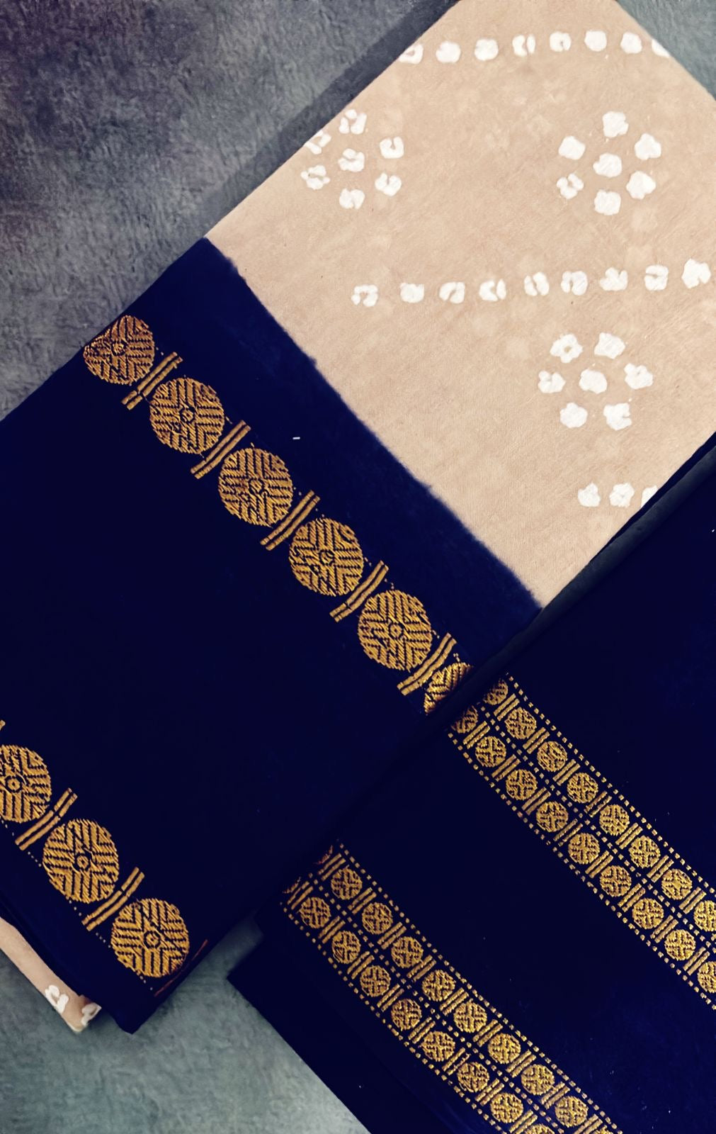 Tarangini wax batik rudraksha border saree (beige and navy blue)