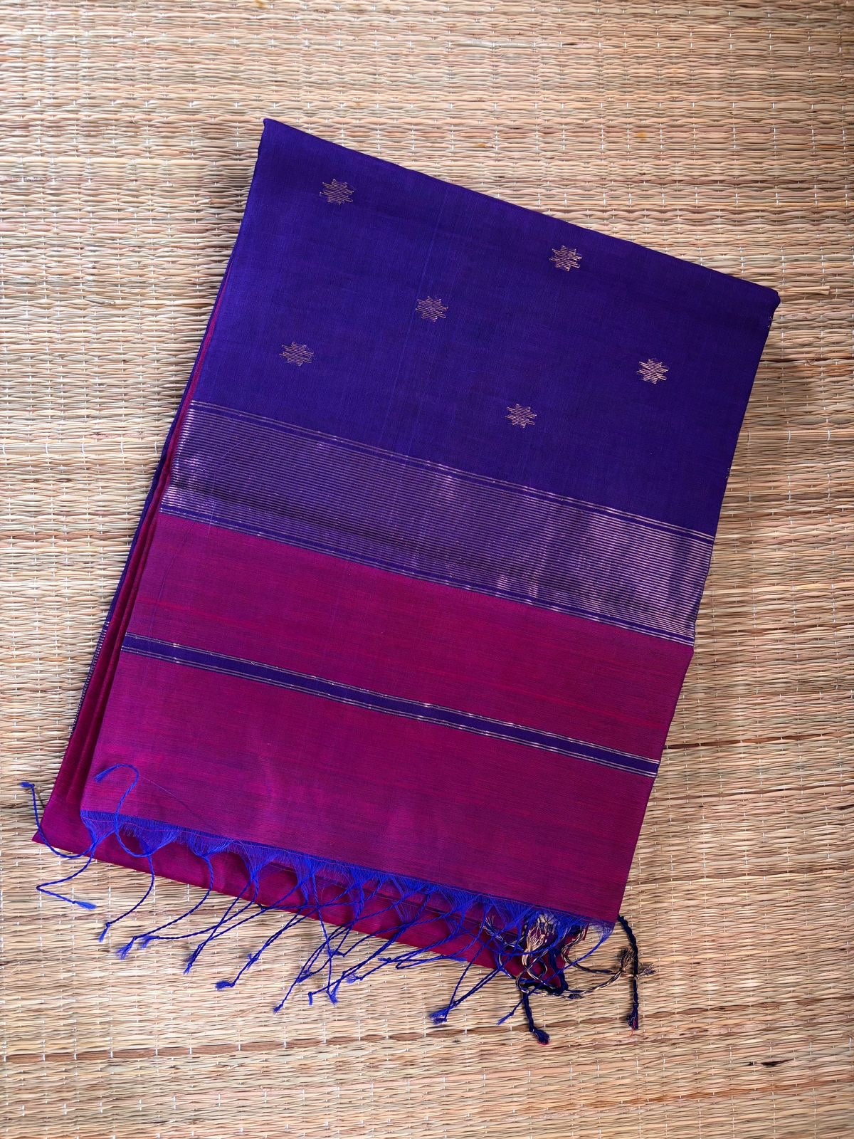 Kalyanika" (कल्याणिका) Handloom Maheshwari Silk Cotton Sarees Dual tone KM03