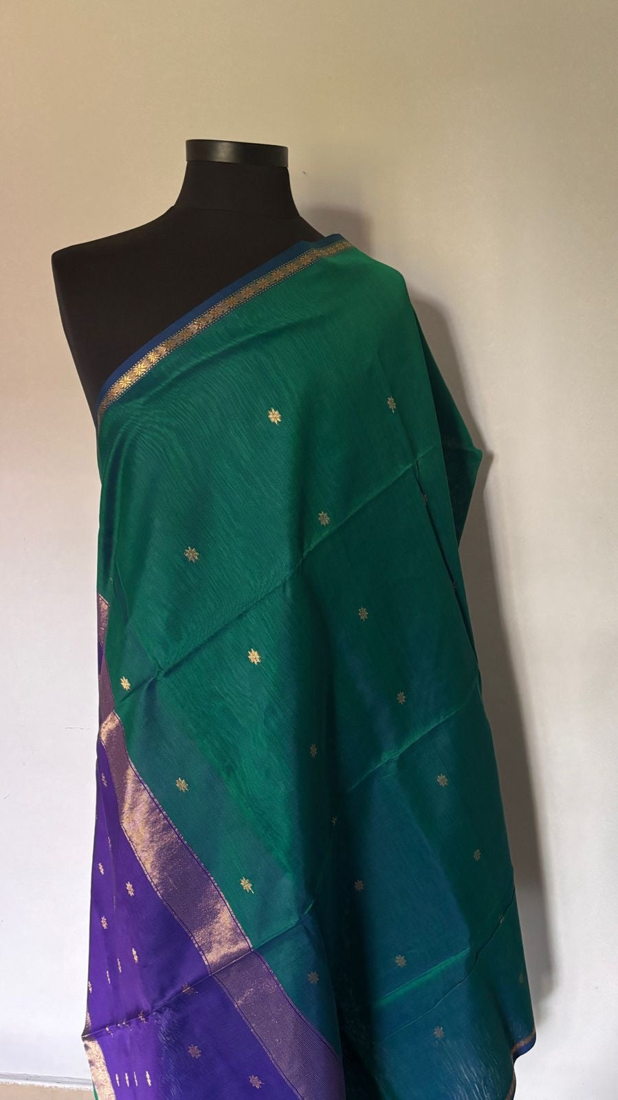 Kalyanika (कल्याणिका) Handloom Maheshwari Silk Cotton Sarees,Peacock green and violet KM06
