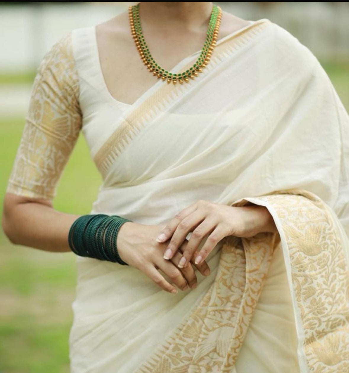 Tarangini big border off white handloom sungudi cotton sarees with blouse piece
