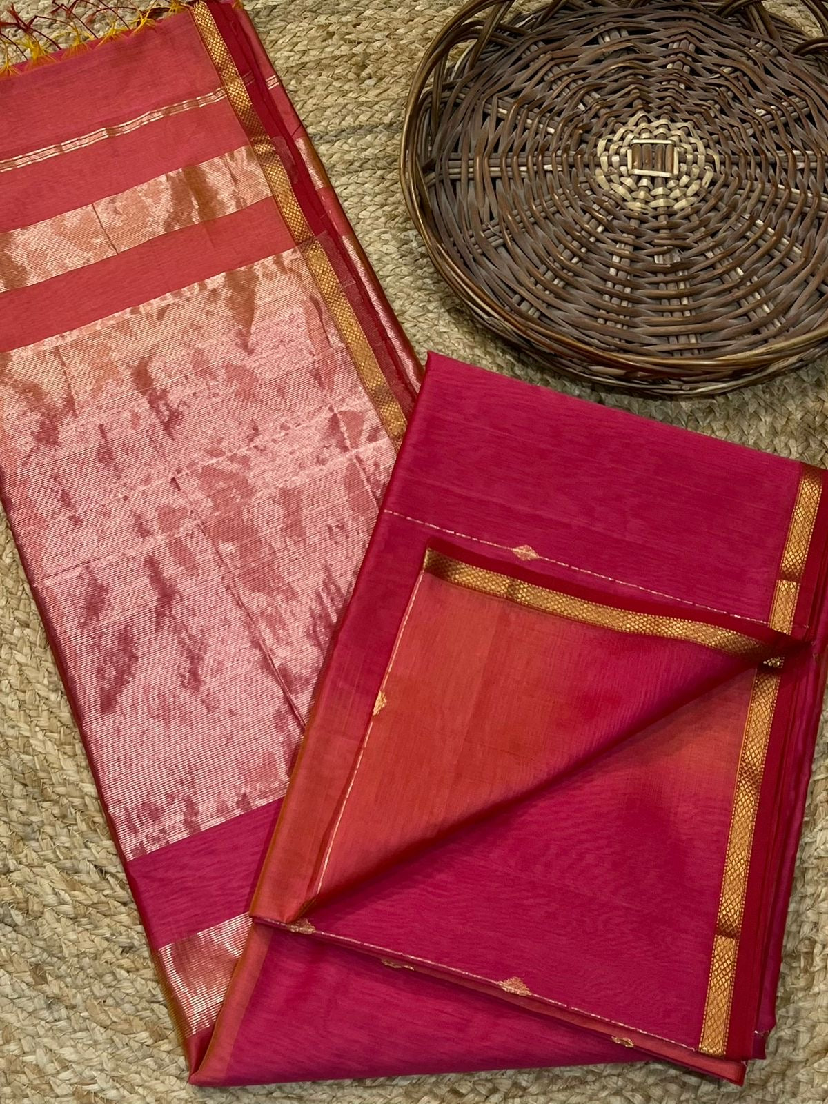 Maheshwari handloom Silk cotton buti line shaded Pallu Saree