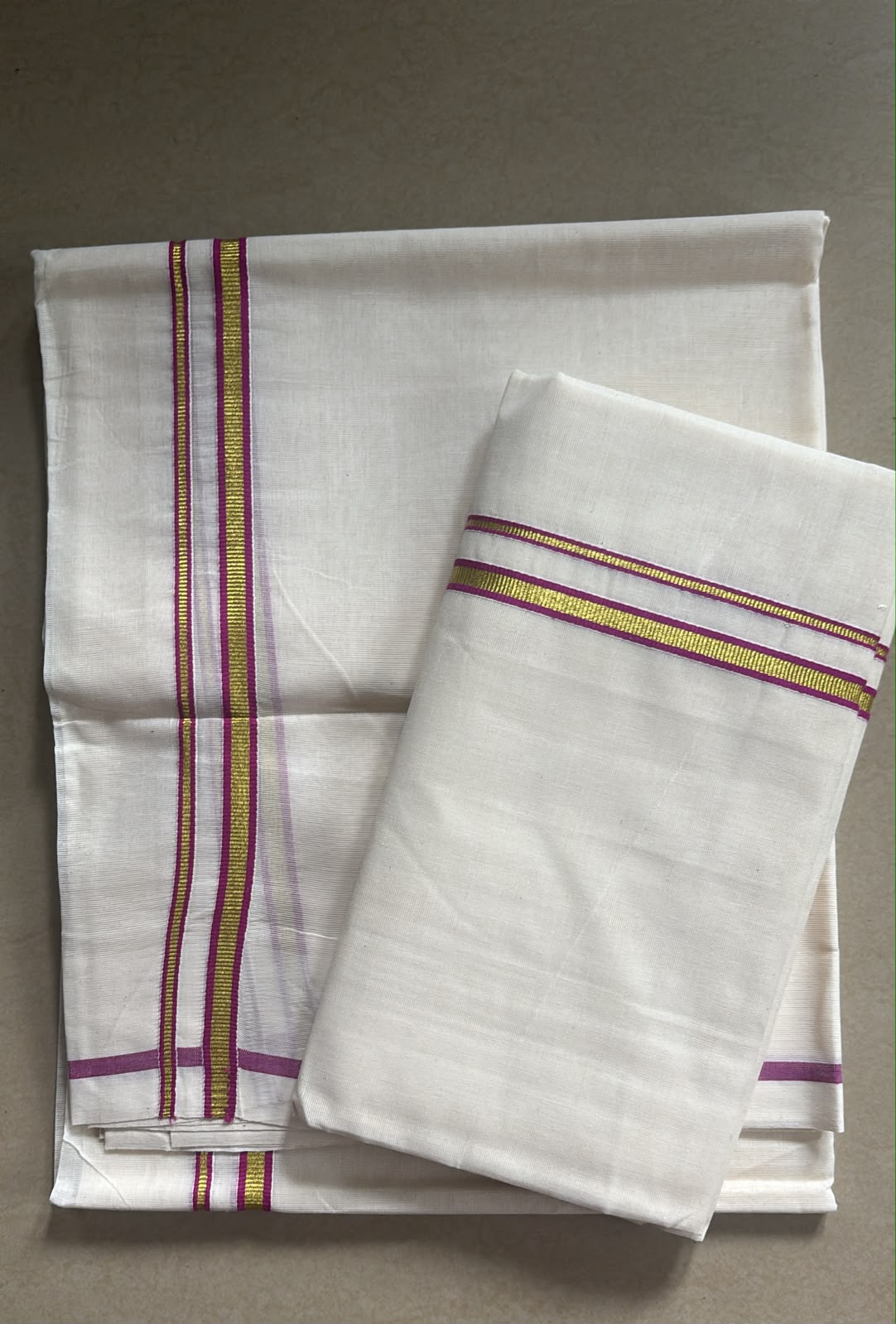 Majenta and golden kasavu set Mundu