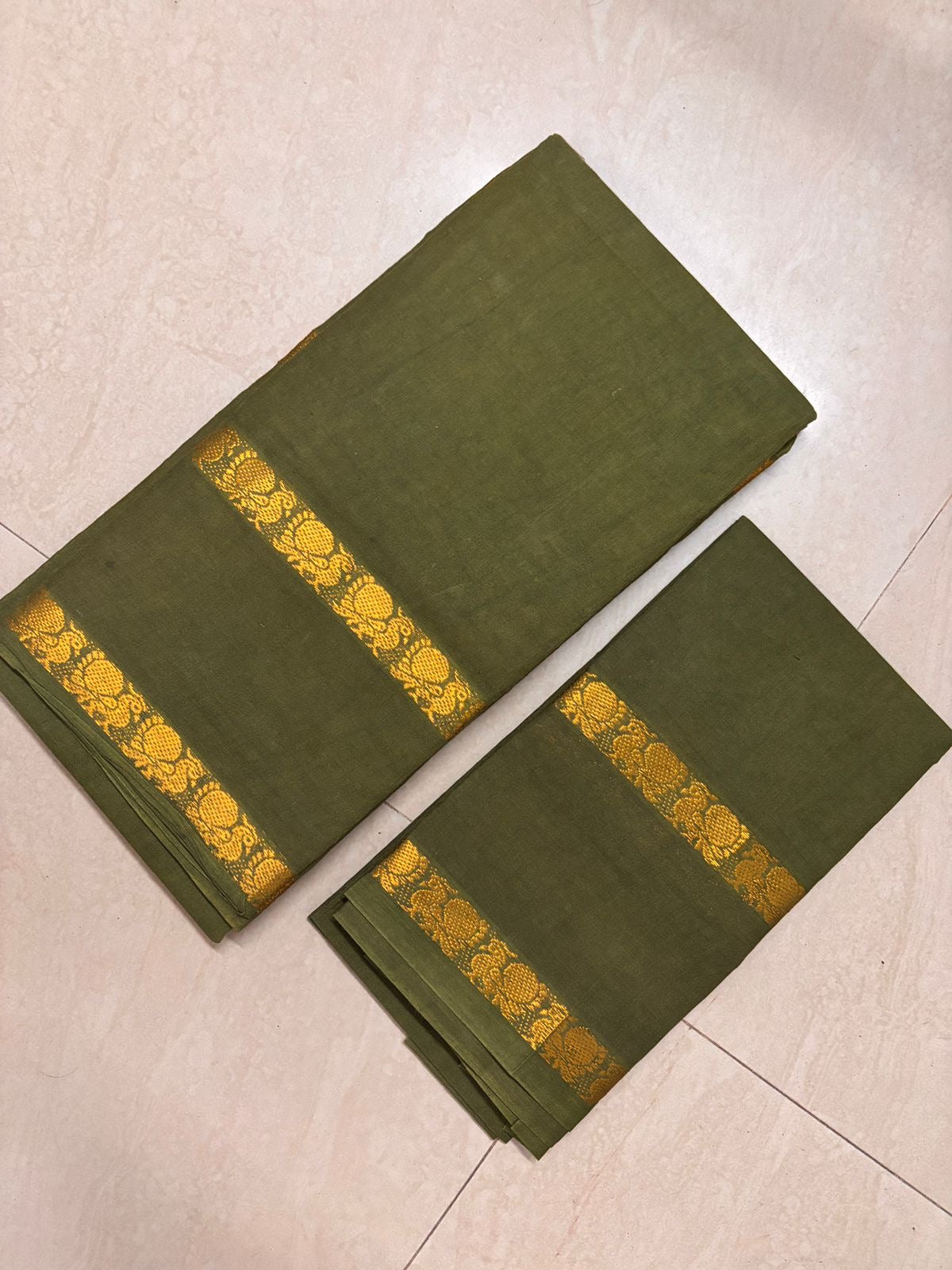 Tarangini Sungudi Cotton saree with blouse , green gram green