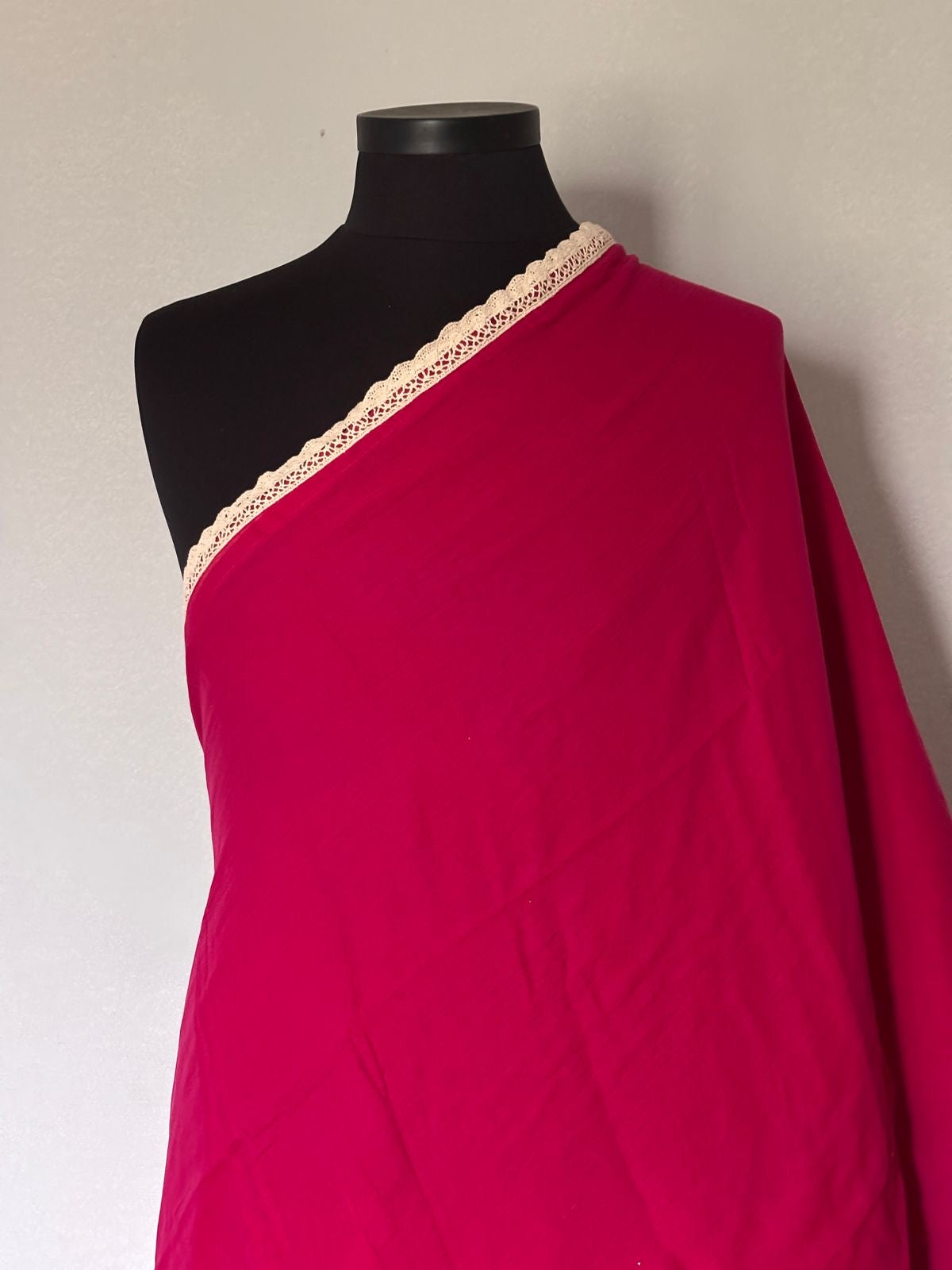 Viharika(विहारिका) Flowy lace: pink