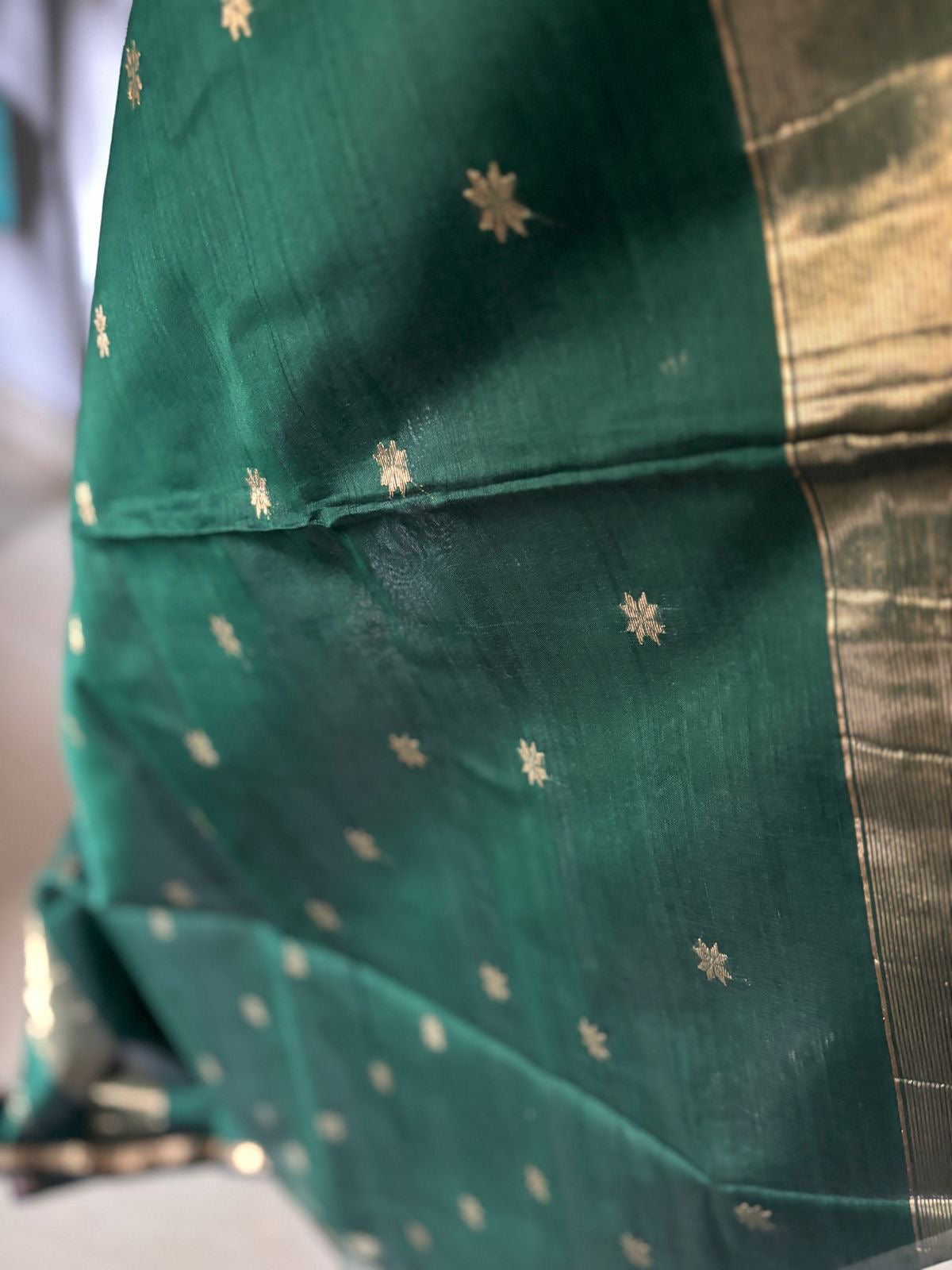 Kalyanika(कल्याणिका) Handloom Maheshwari Silk Cotton Sarees, Bottle green KM05