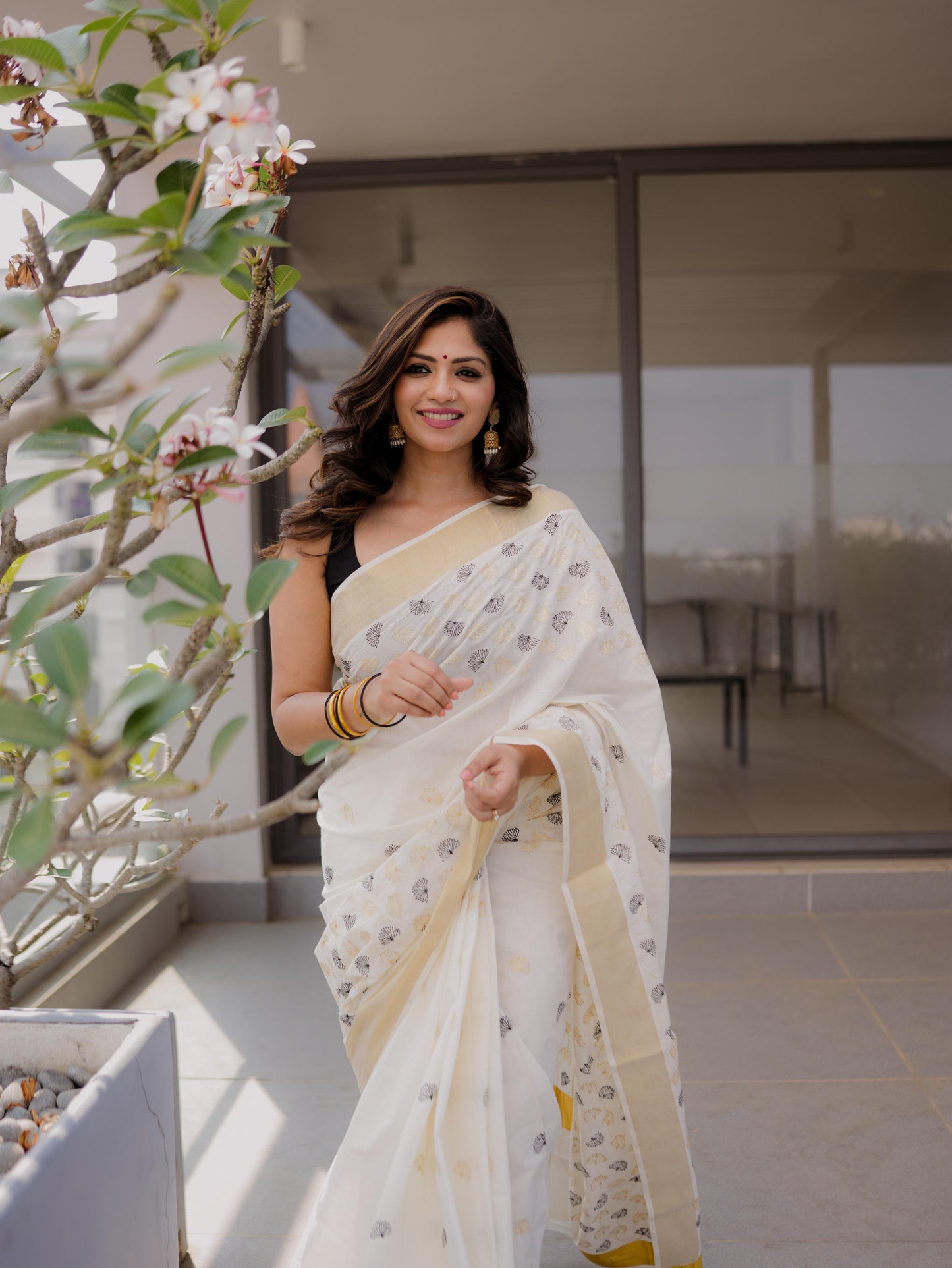 Sarvani Kerala Cotton Embroidered Mul flower Sarees SAR01