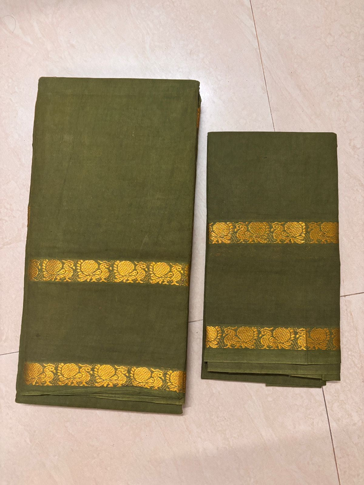 Tarangini Sungudi Cotton saree with blouse , green gram green