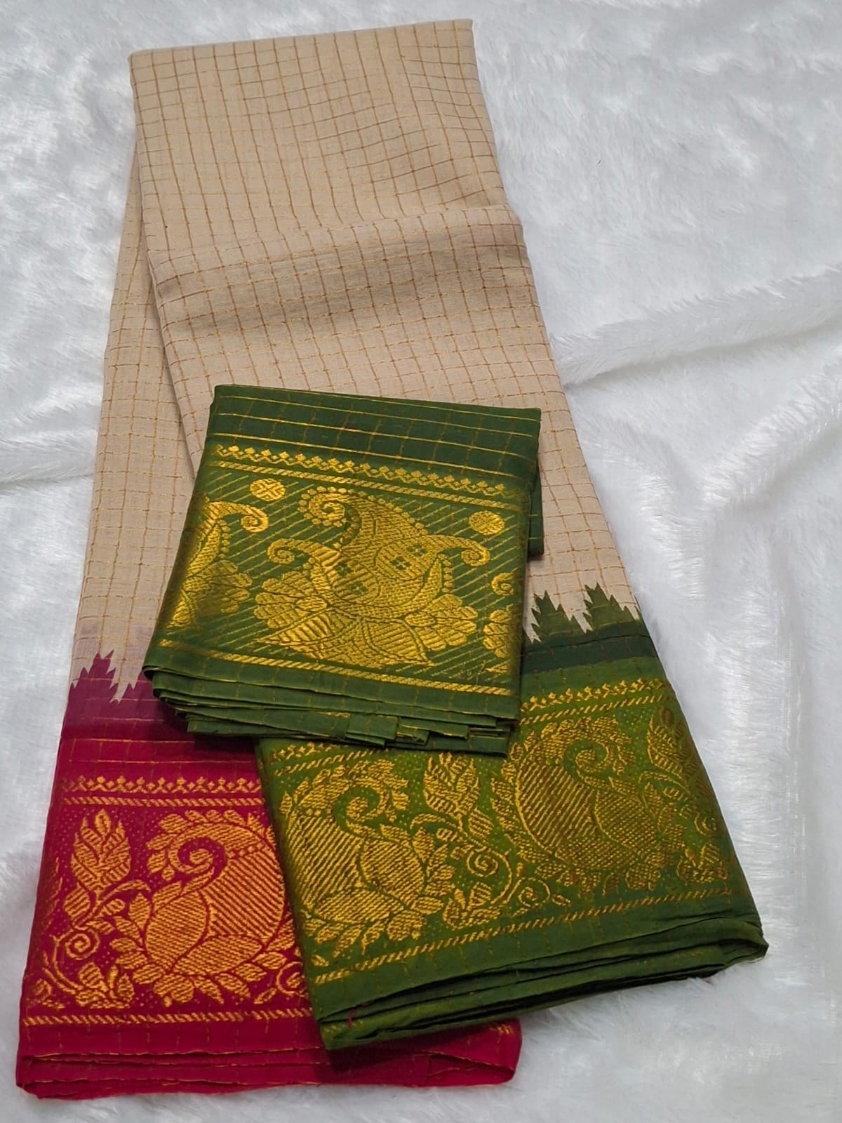 Ganga jamuna Sungudi handloom Cotton Saree red and green