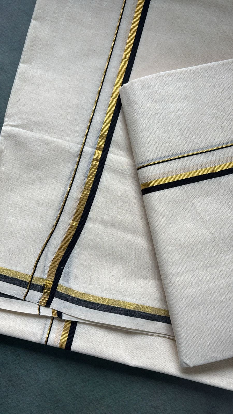 Sarvani black and kasavu puliyilakara Set mundu