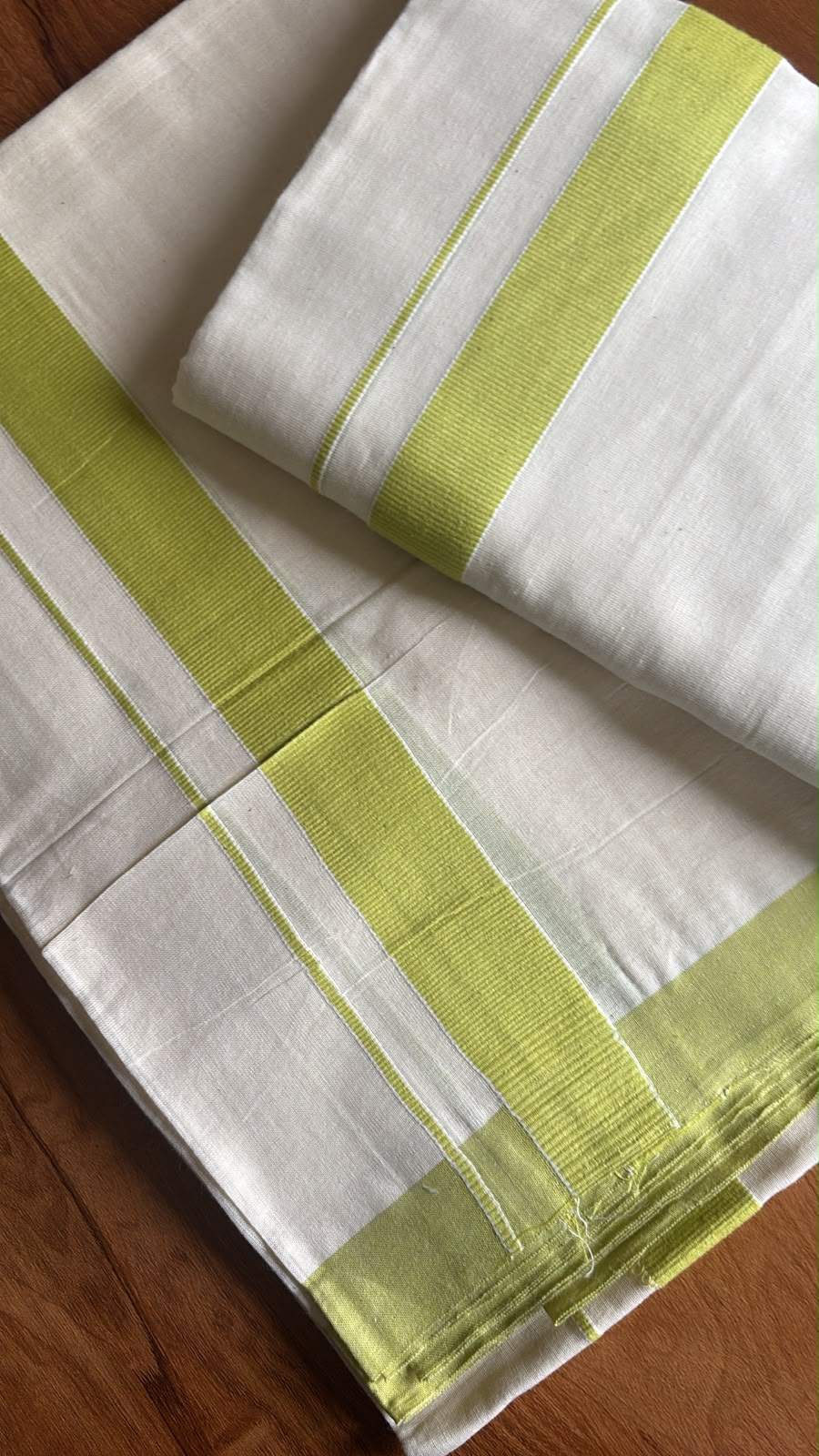 Green pure cotton kattikara set Mundu