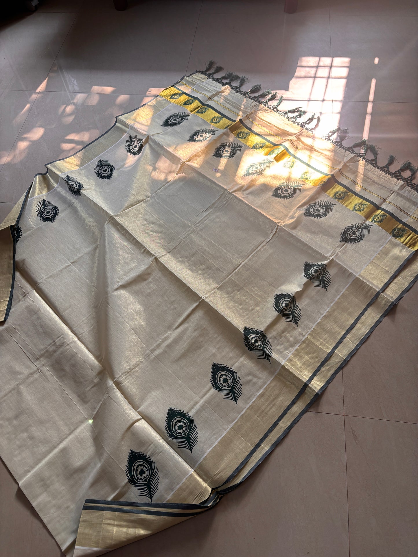 Sarvani Golden Tissue bottle Green Peeli design Set Saree SAR02