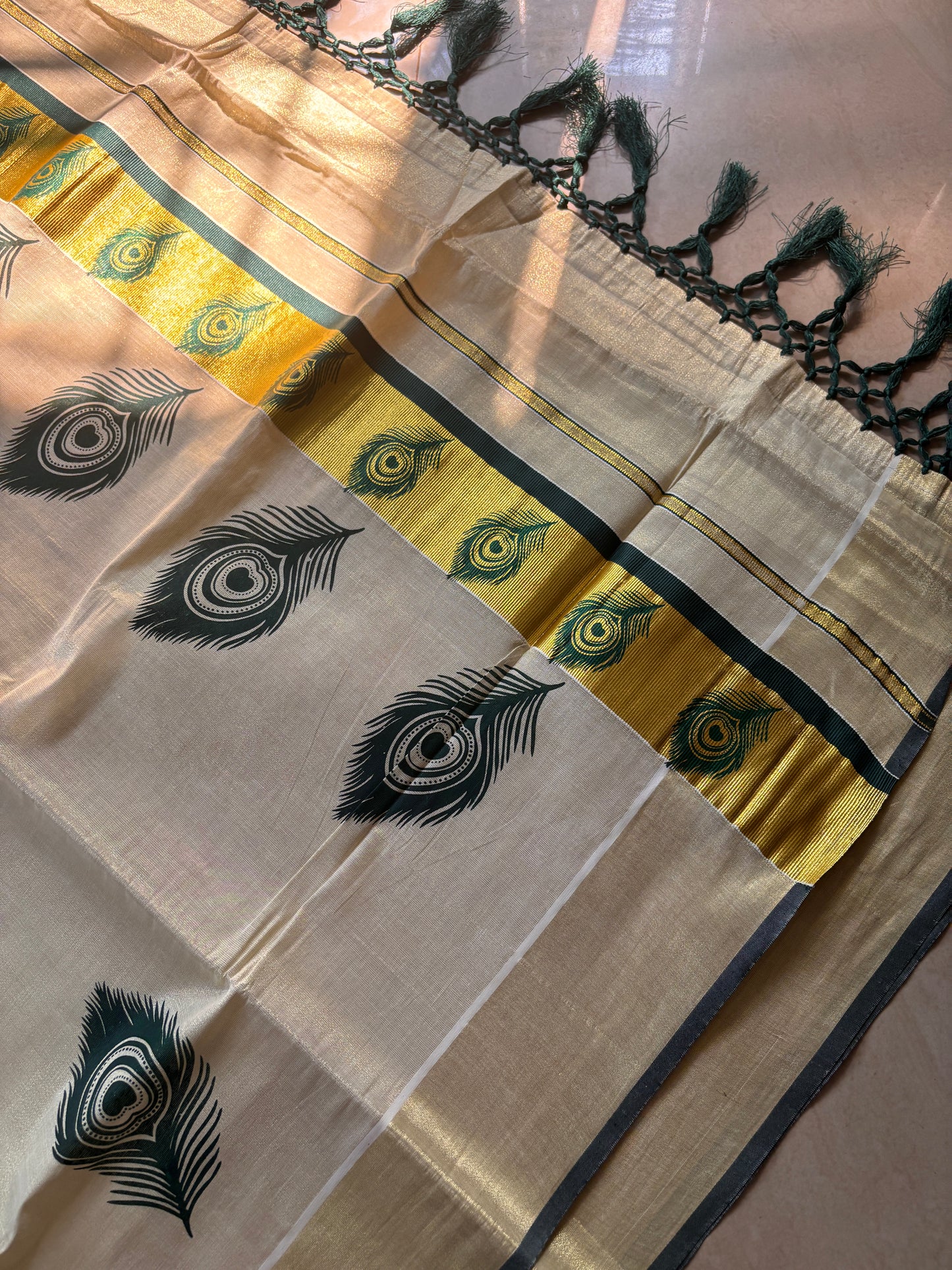 Sarvani Golden Tissue bottle Green Peeli design Set Saree SAR02