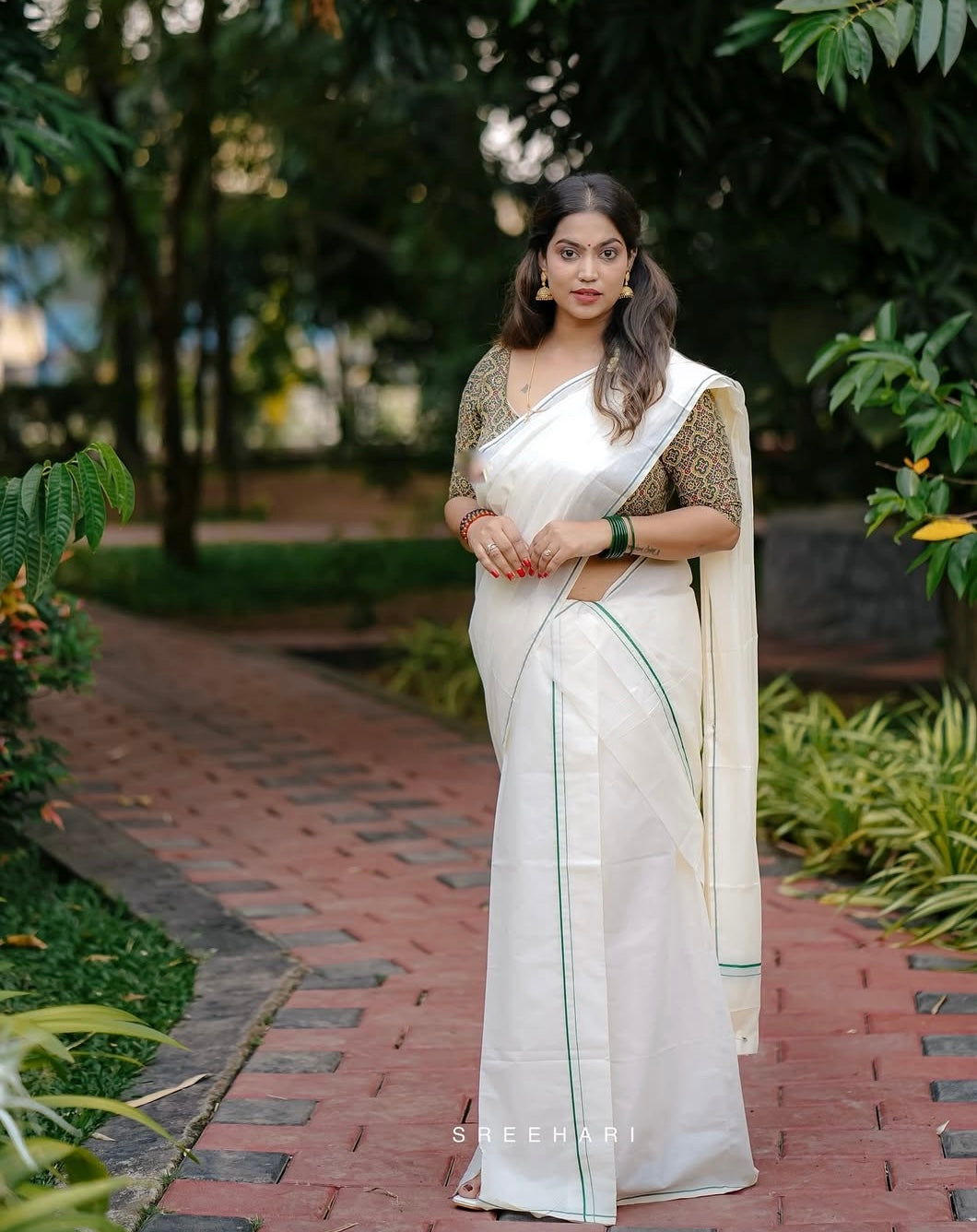 Puliyilakkara Single Set Mundu Green colour, Rajila’s choice