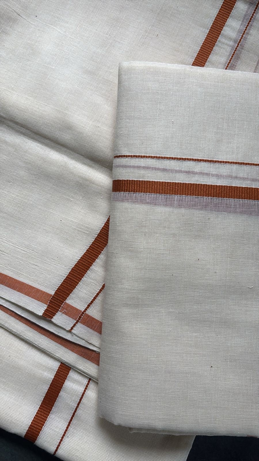 Sarvani puliyilakara bronze shade kara Set Mundu