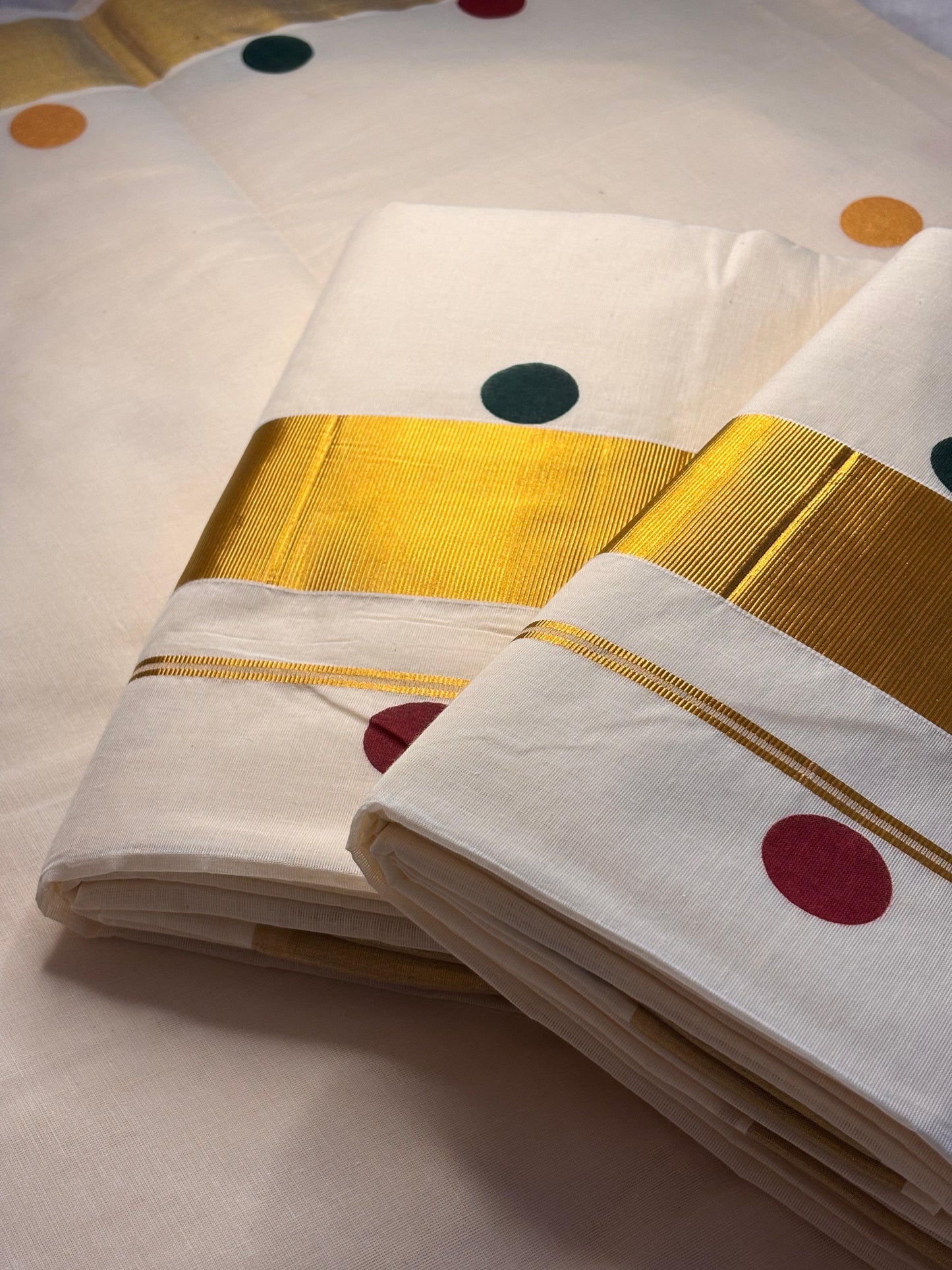 Multi colour polka Dot Kerala kasavu Saree