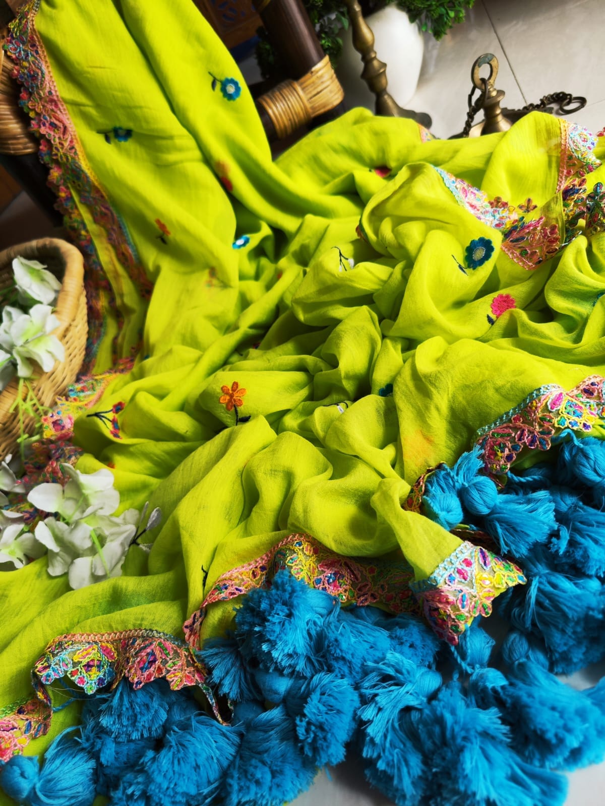 Viharika (विहारिका) Embroidery Lace Sarees : Green & Blue