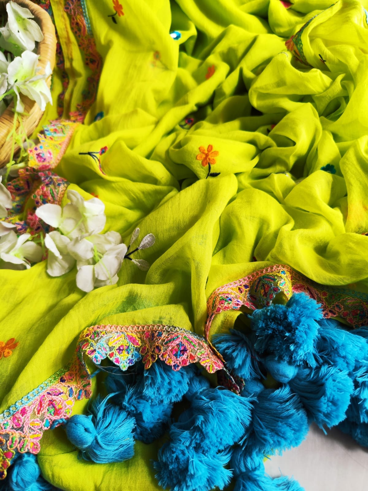 Viharika (विहारिका) Embroidery Lace Sarees : Green & Blue