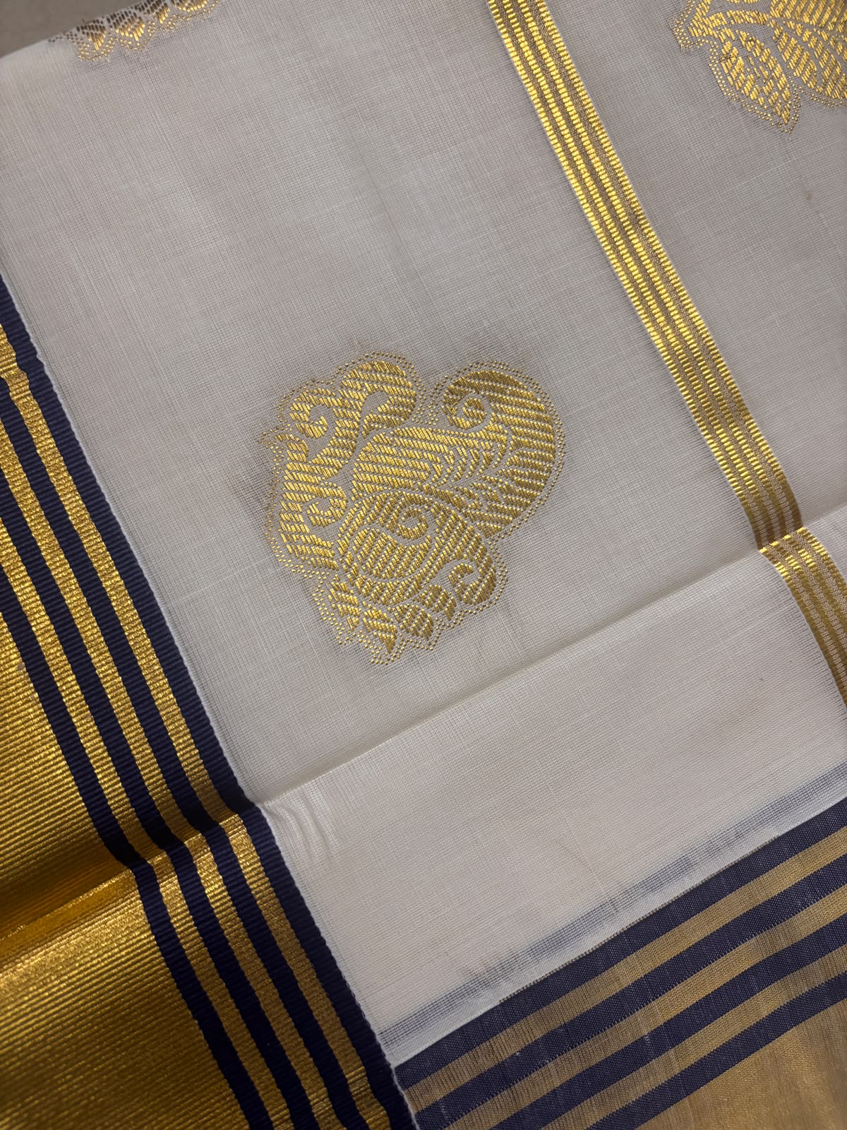 Handloom kasavu light weight Saree with navy blue border  detailing