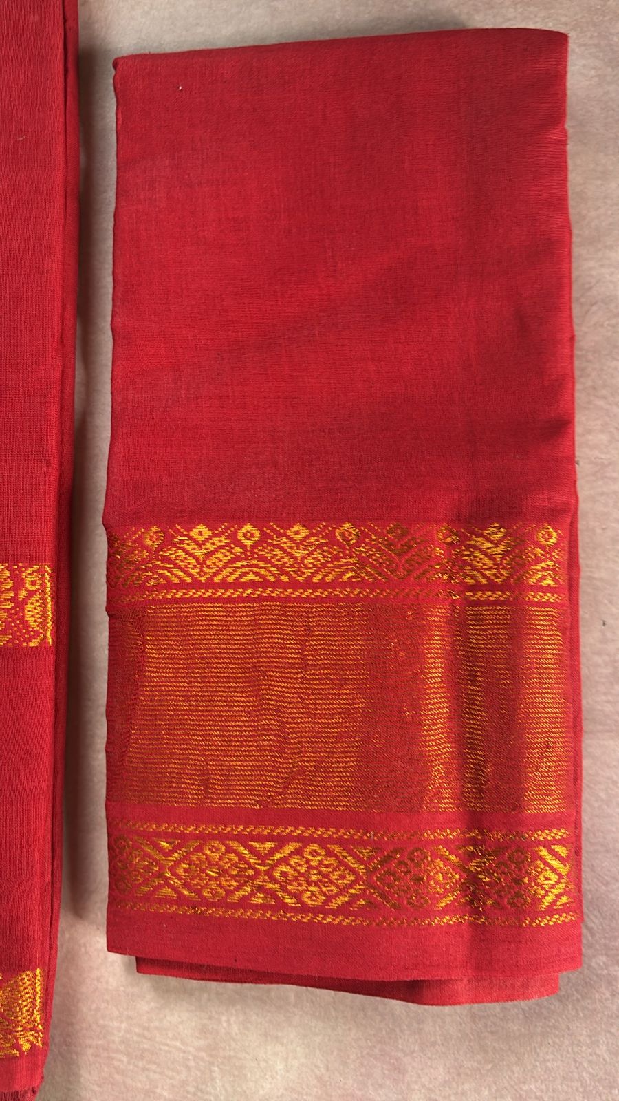 Tarangini Festive red Sungudi Cotton Saree