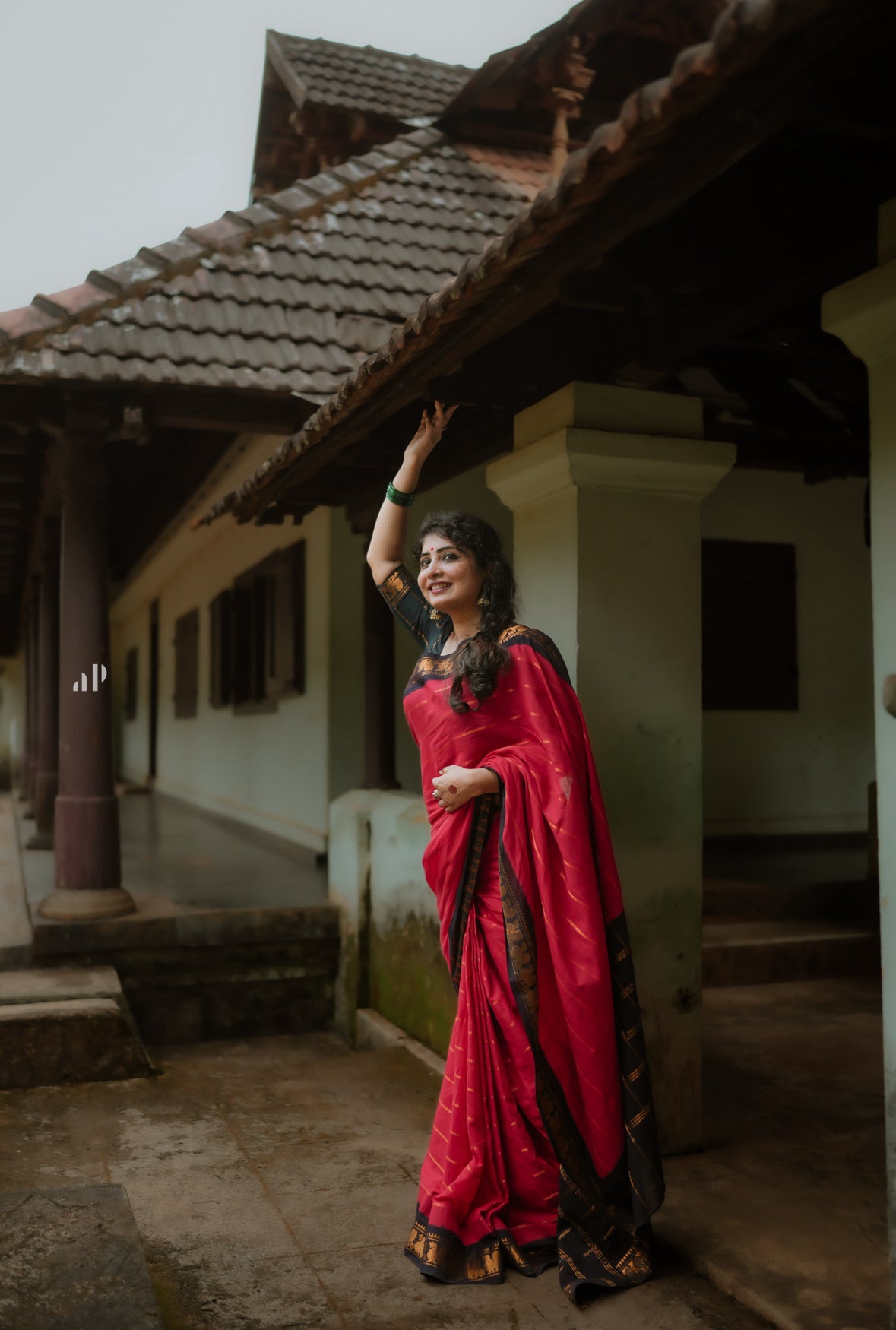 Tarangini Velthari Sungudi Cotton Handloom Saree with blouse piece