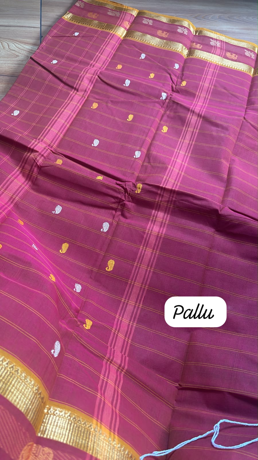 Brick red dual motif border check sarees SGS38