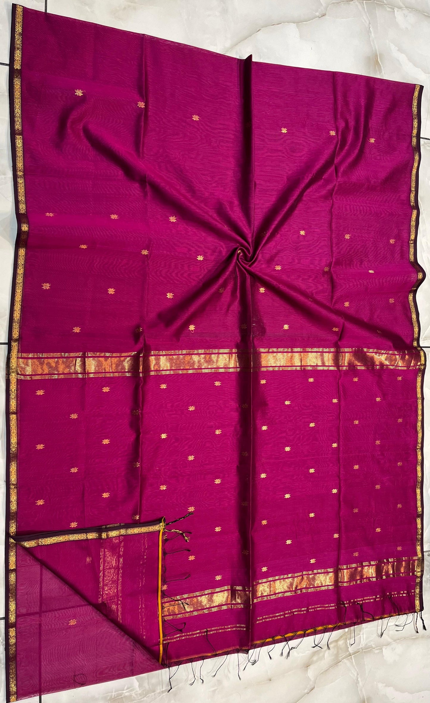 Kalyanika (कल्याणिका) Handloom Maheshwari Silk Sarees, star butta Magenta KM10