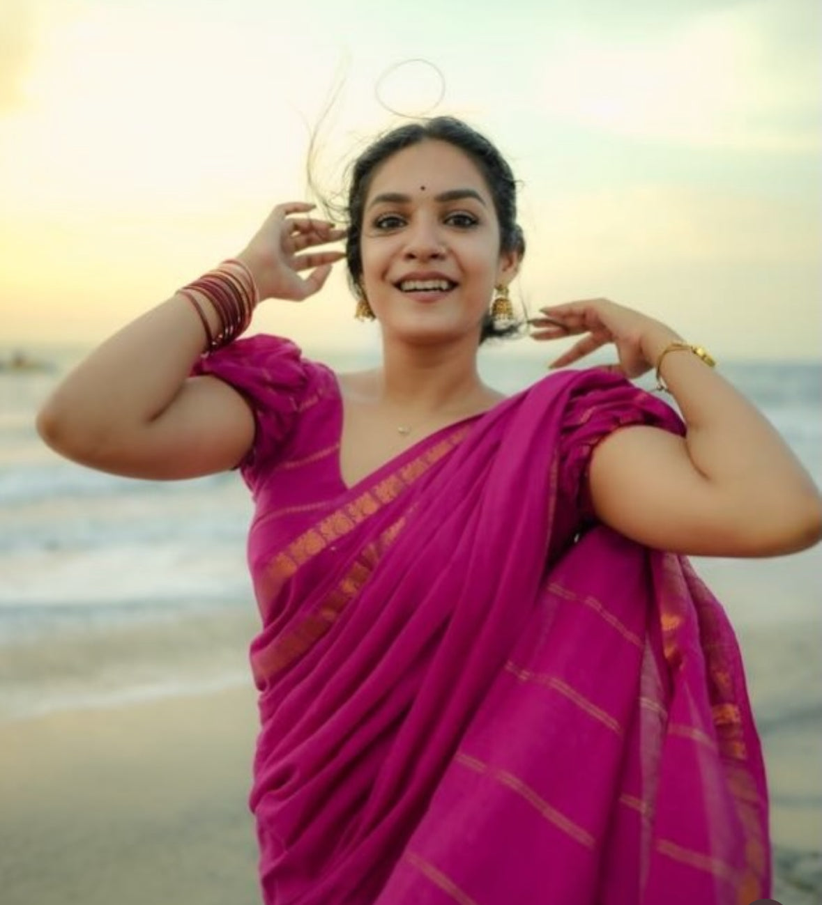 Tarangini Majenta handloom sungudi plain sarees, Sithara’s choice