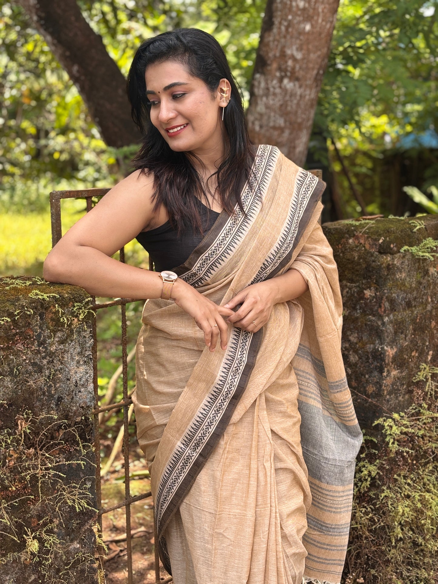 Rangini (रंगीनी) Bengal handloom dhaniakhali Saree striped pattern